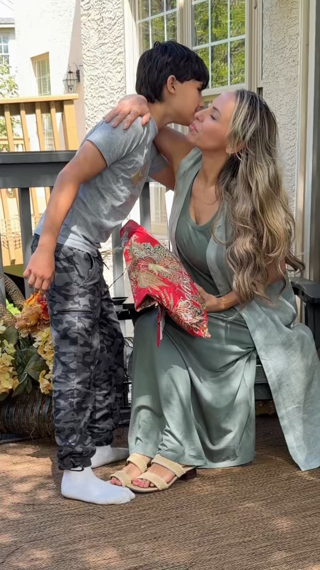 For me, the best Mother’s Day gift is my children’s health and their happy smiles 🤍

    But it felt so special when they surprised me with a beautiful bag from my favorite brand, @softsurroundings  ✨

     Now I have the full look.. .. dress, shoes, bag, jewelry … and I love how effortlessly this brand blends comfort with elegance which is perfect for real life, especially as a mom of four 😉

#LTKMothersDay #LTKxMadewell #LTKmomlife
