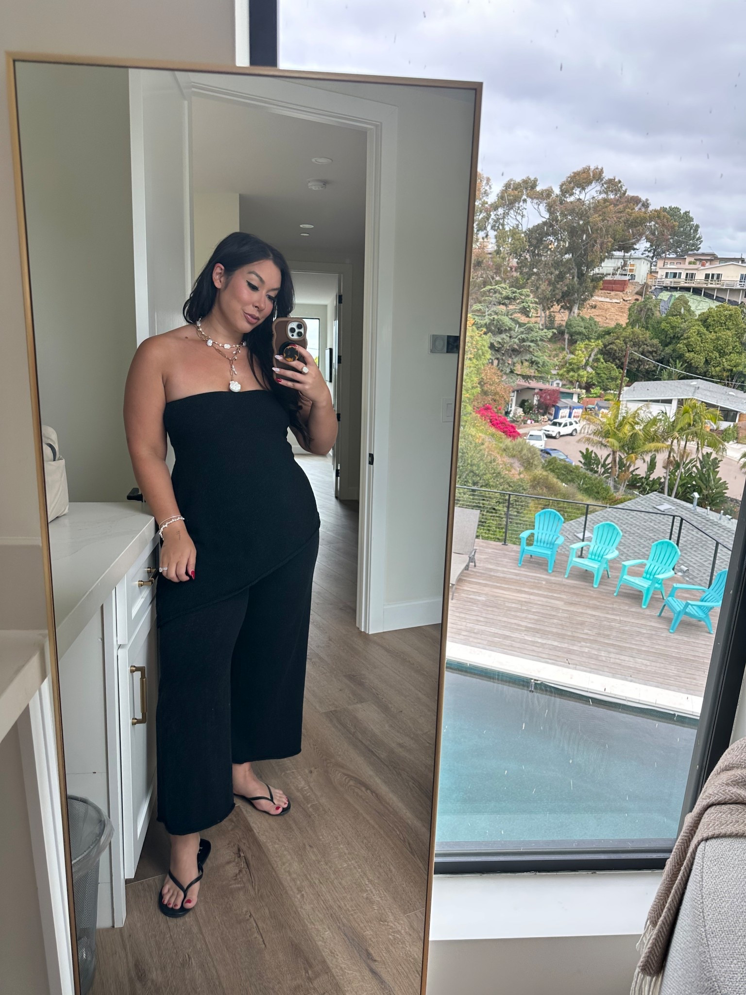 Midsize vacation outfit! Wearing a size large. What I’m wearing for coffee and shopping!
-
-
-
Matching set, comfy set, casual cute, midsize style, midsize outfit, free people style