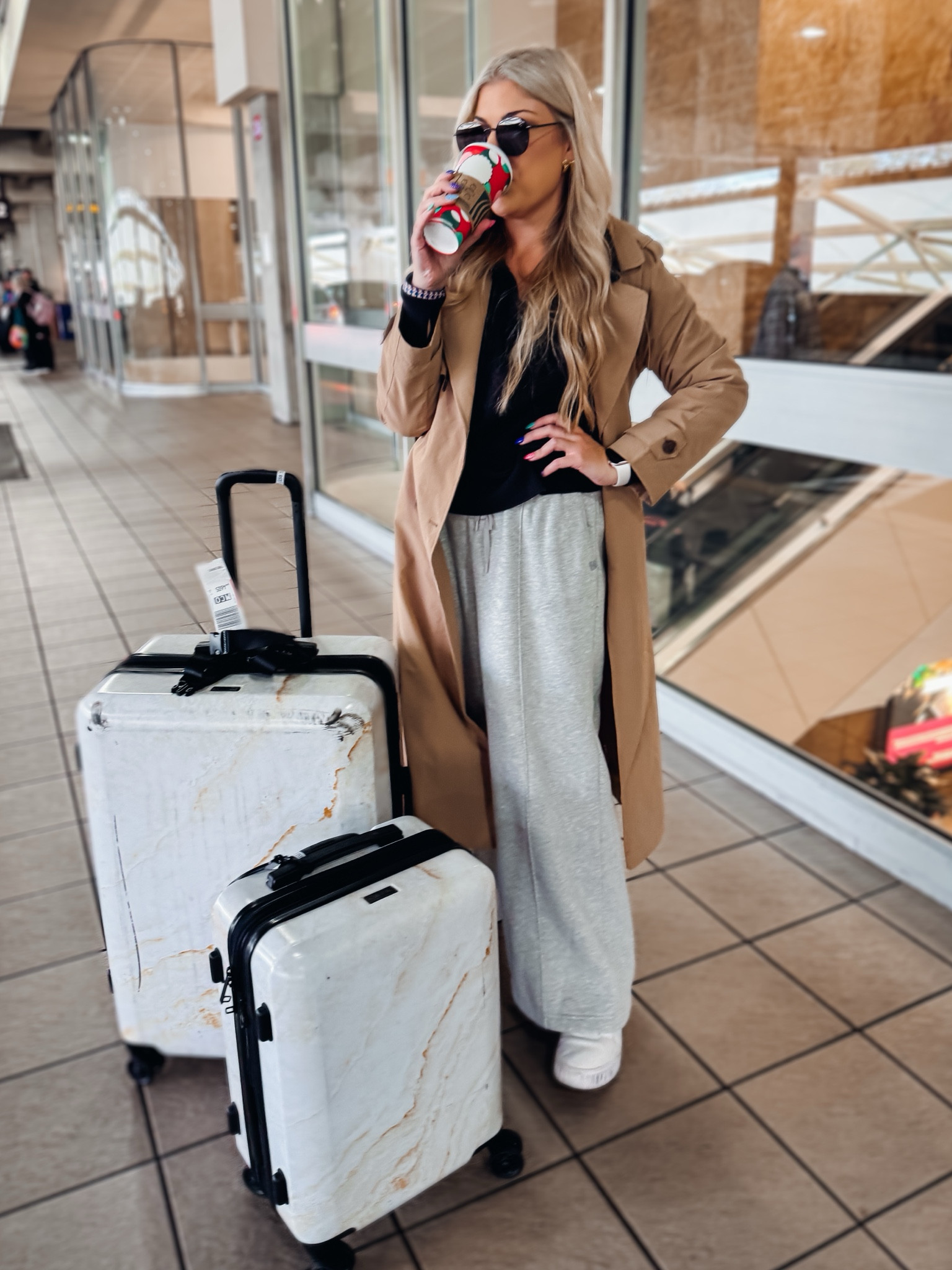 Airport chic. 😘

#LTKMostLoved #LTKFindsUnder100 #LTKTravel