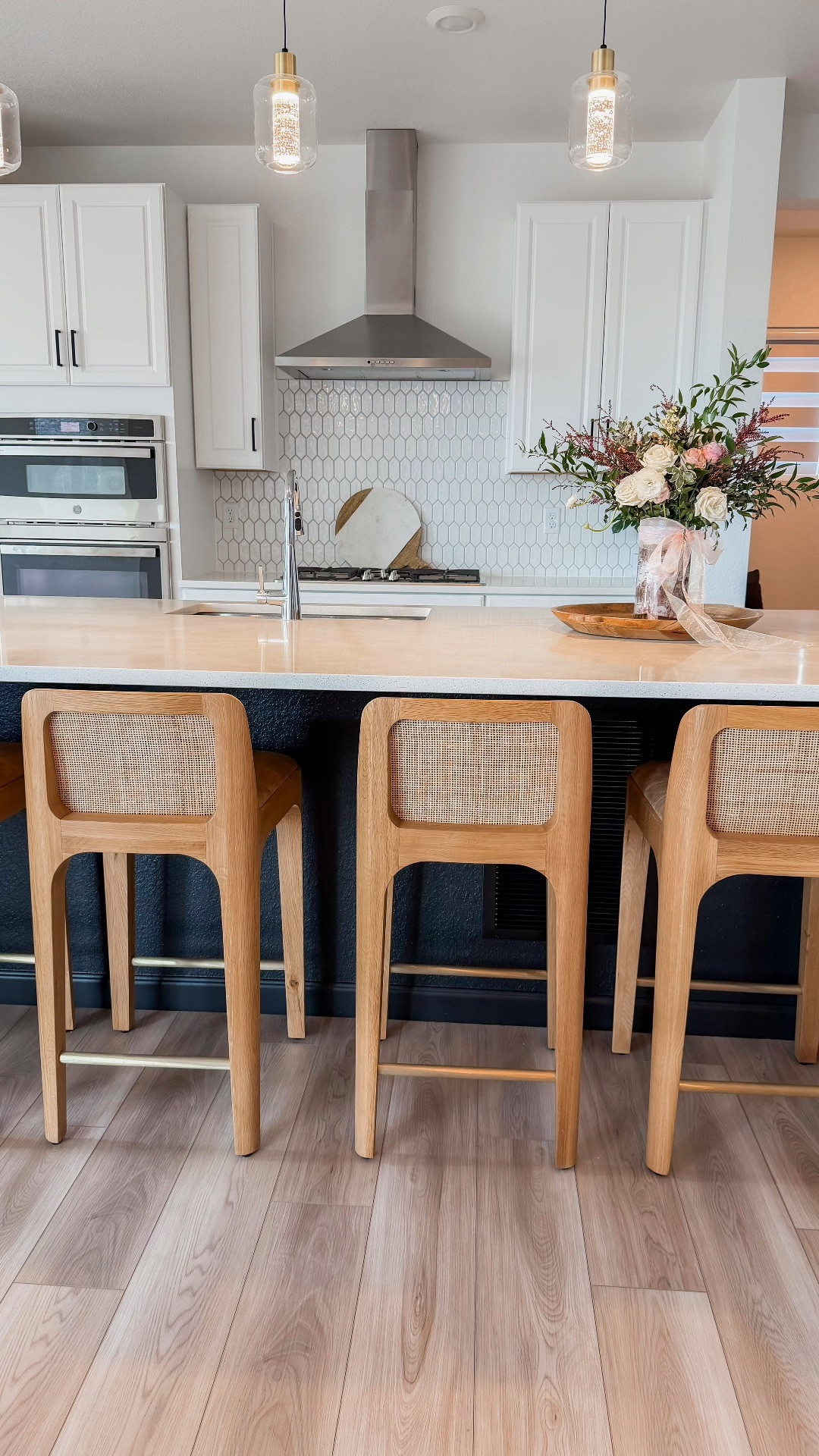Pendant lighting for modern kitchens, glass pendants, modern pendant lights

#LTKHome #LTKvlog #LTKfoodie