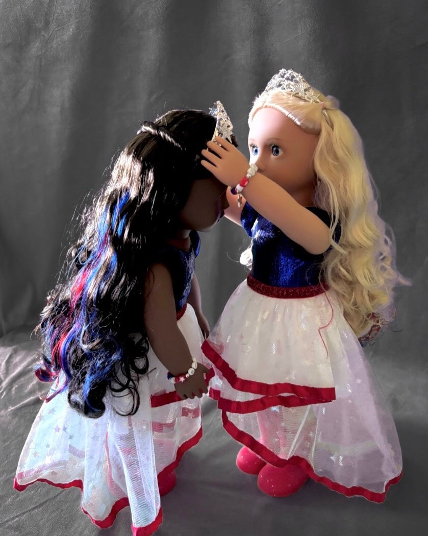 Real girls fix each other’s crowns 👑✨ When I first unboxed @ogdolls Fourth of July Dolls, I was immediately taken back on how stunning their dresses are and their cool tiaras! 🤩😍 These two remind me of Miss America or Miss USA! I pulled inspiration from Miss America photo shoots for these photos! ❤️🤍💙