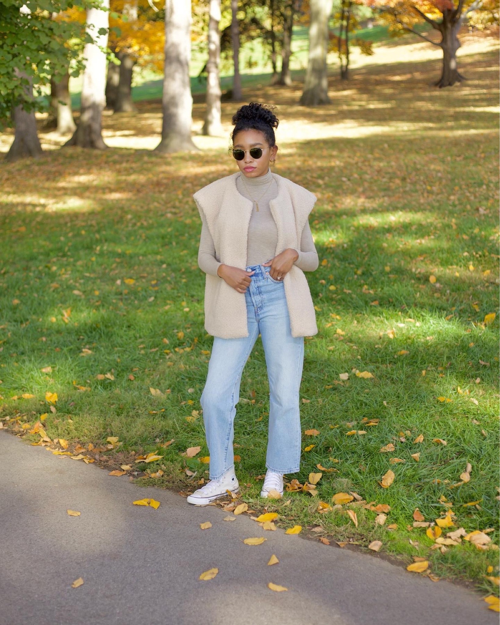 VEST: large
TURTLENECK: extra small
JEANS: size 25 (tts)
SNEAKERS: size down a 1/2 size