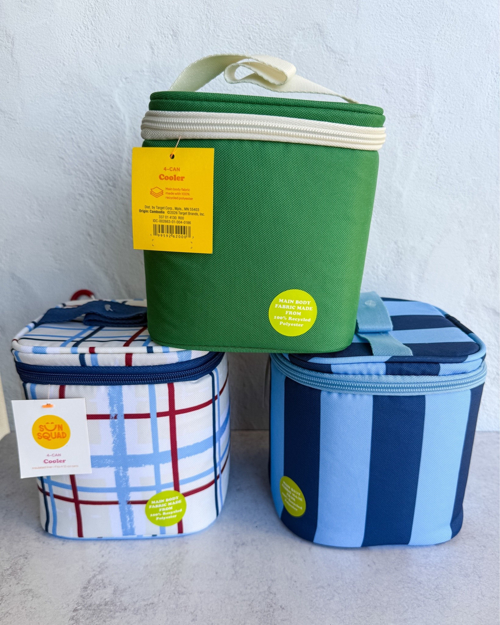 The cutest $5 teacher gift that just landed at Target — these Sun Squad mini coolers come in the best prints and are perfect for filling with snacks and summer goodies! 🎉 @Target 

#teachergift #targetfinds #endofyeargift