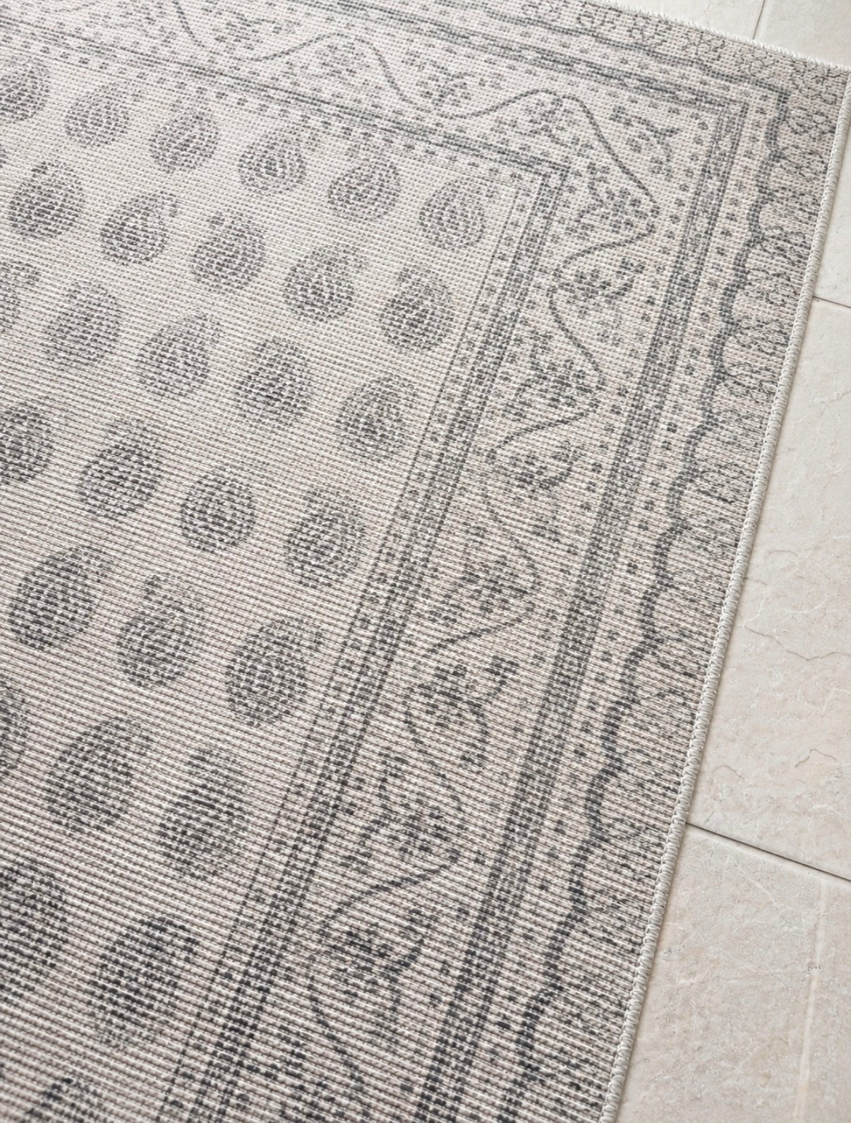 🤎 Great day for neutral rug shopping!

The block print rug I liked so much for our dining space that I ordered the matching runner for my kitchen too. 🙌

I was browsing today and found even more rug deals, with some styles up to 59% OFF right now.

✨ Neutral designer-inspired styles
✨ Bedroom, living room, hallway, and kitchen options
✨ Great reviews on many of the best sellers
✨ Multiple sizes available
✨ Up to 59% OFF

If you’ve been thinking about refreshing a space, now is a great time to take a look. A new rug is one of the easiest ways to completely transform a room. 🤎

#homedecor #rugfinds #neutralhome #homedecorfinds #interiordesign #livingroomdecor #bedroomdecor #designerlookforless #homeinspo #rugsale

#LTKSaleAlert #LTKHome