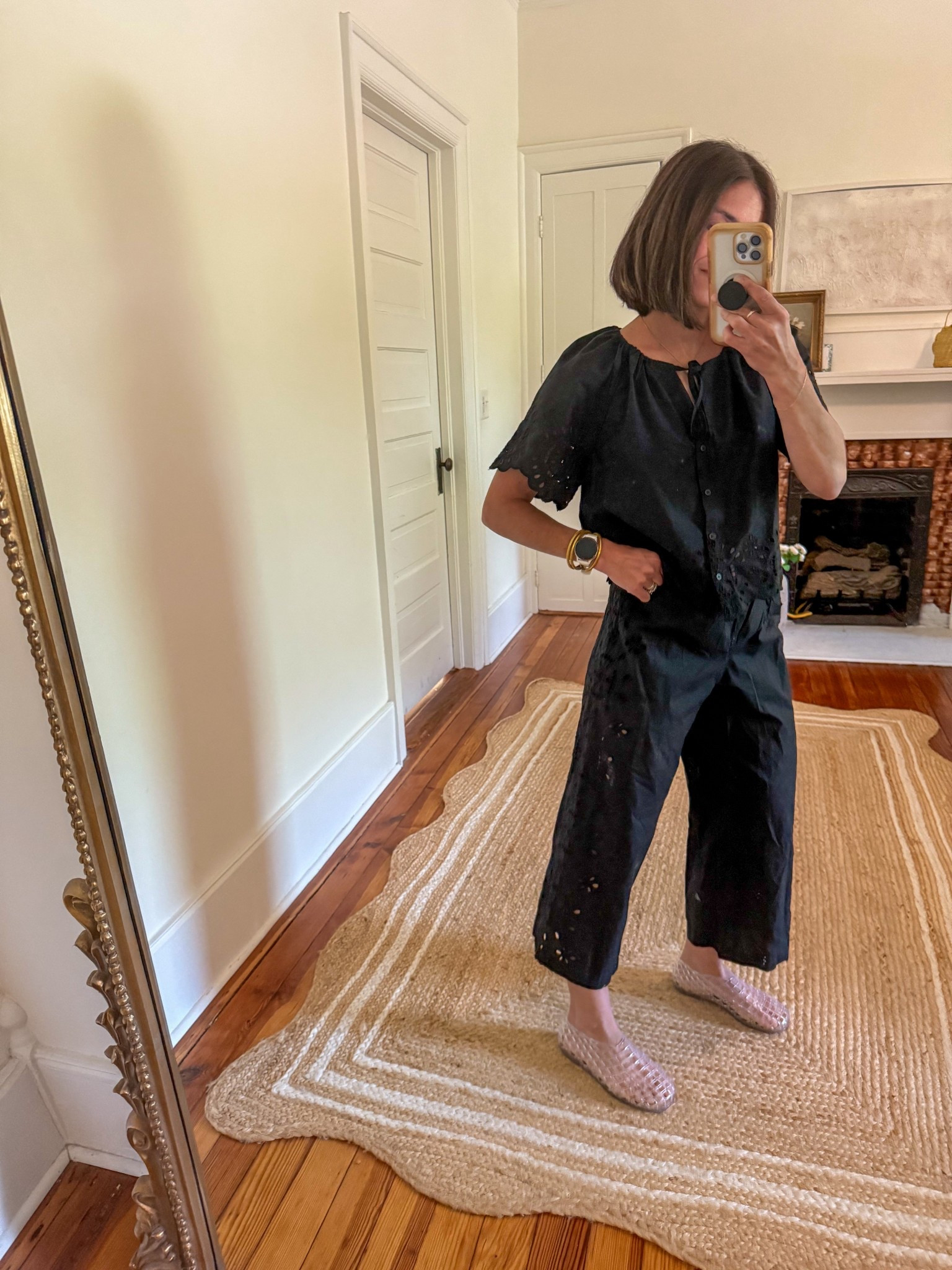 Small top x small pants 
Matching set 
Target 

#LTKSeasonal #LTKdayinmylife #LTKgrwm