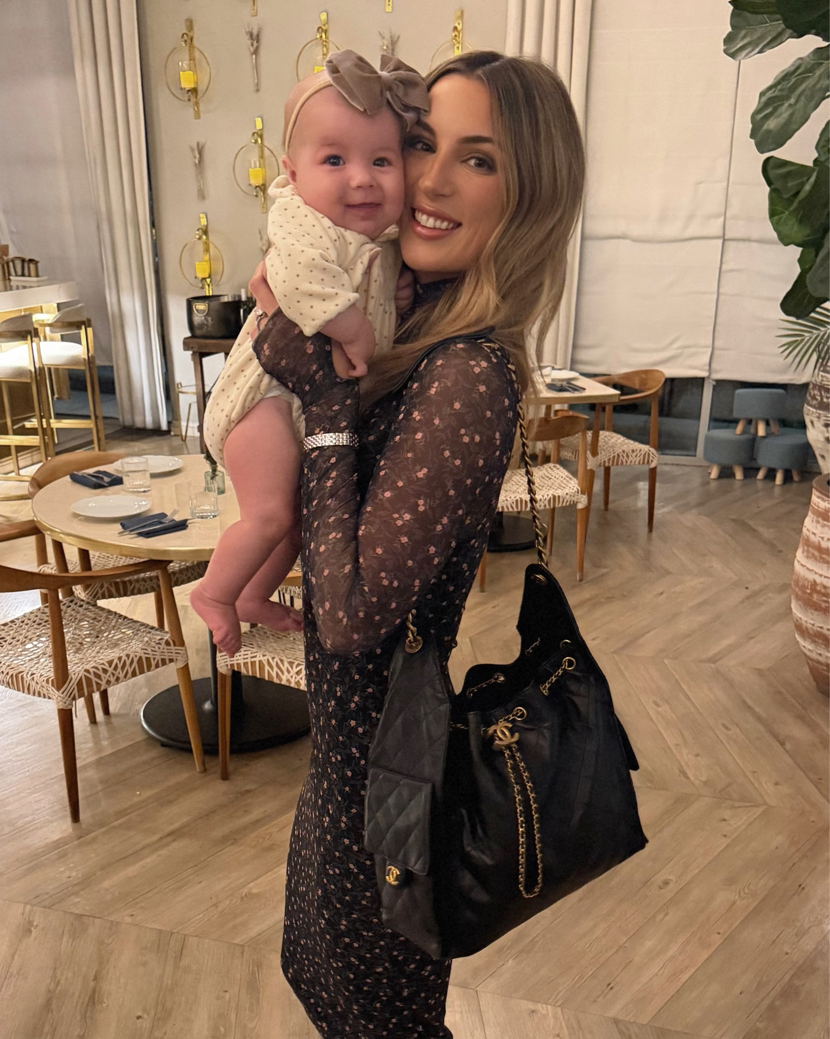 A chic and easy dress! I have this in 5 colors and it’s always my go to. It comes in so many fun colors and patterns perfect for everything from baby showers to date nights. 

Runs TTS but is very stretchy so you can size down for a tighter fit!

#LTKFindsUnder100 #LTKootd #LTKmomlife