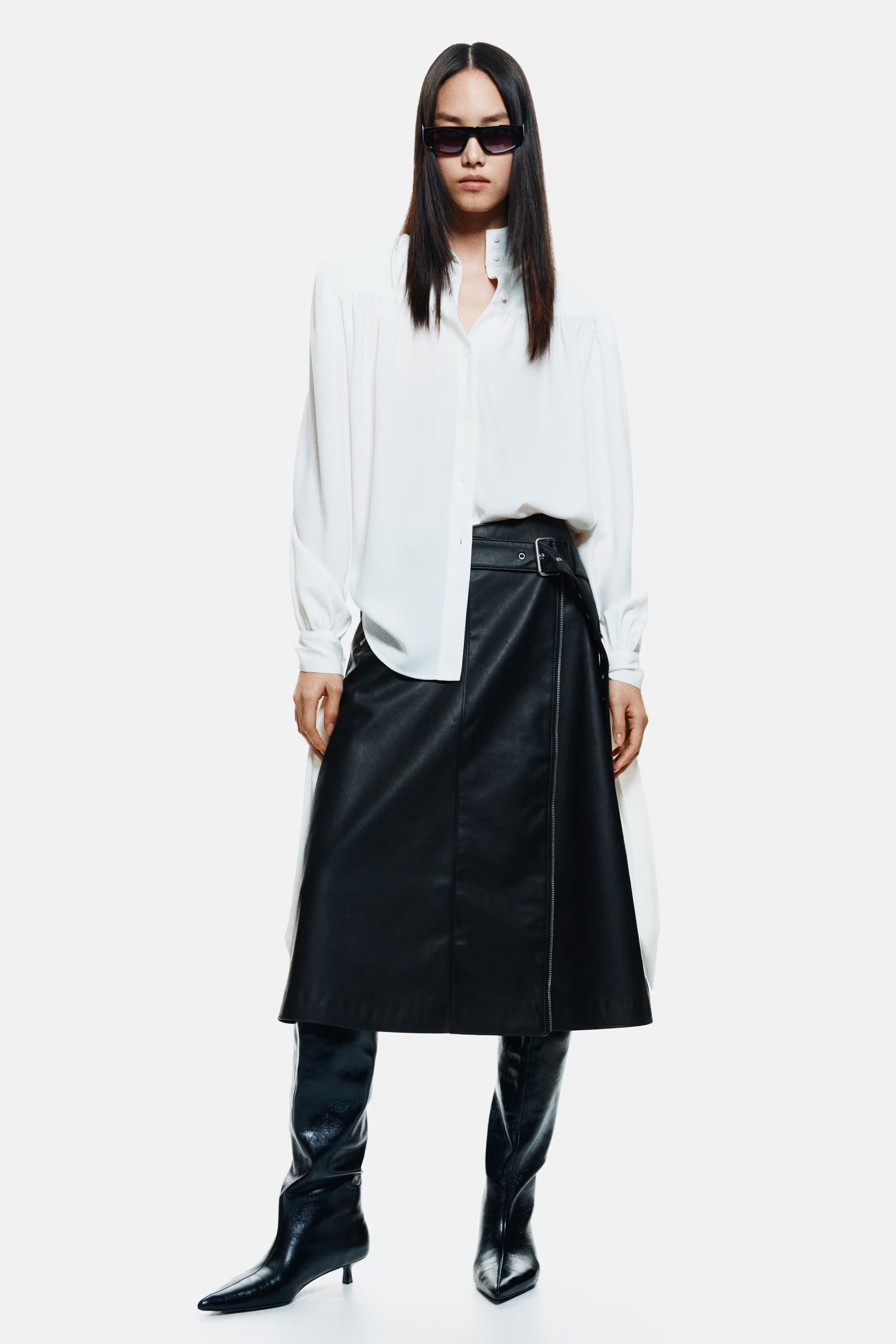 Coated belt-detail skirt | H&M (UK, MY, IN, SG, PH, TW, HK)