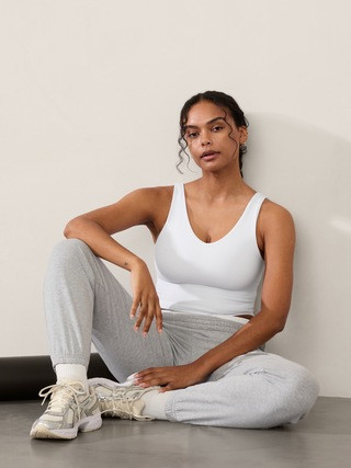 Transcend V-Neck Crop Bra D-DD | Athleta