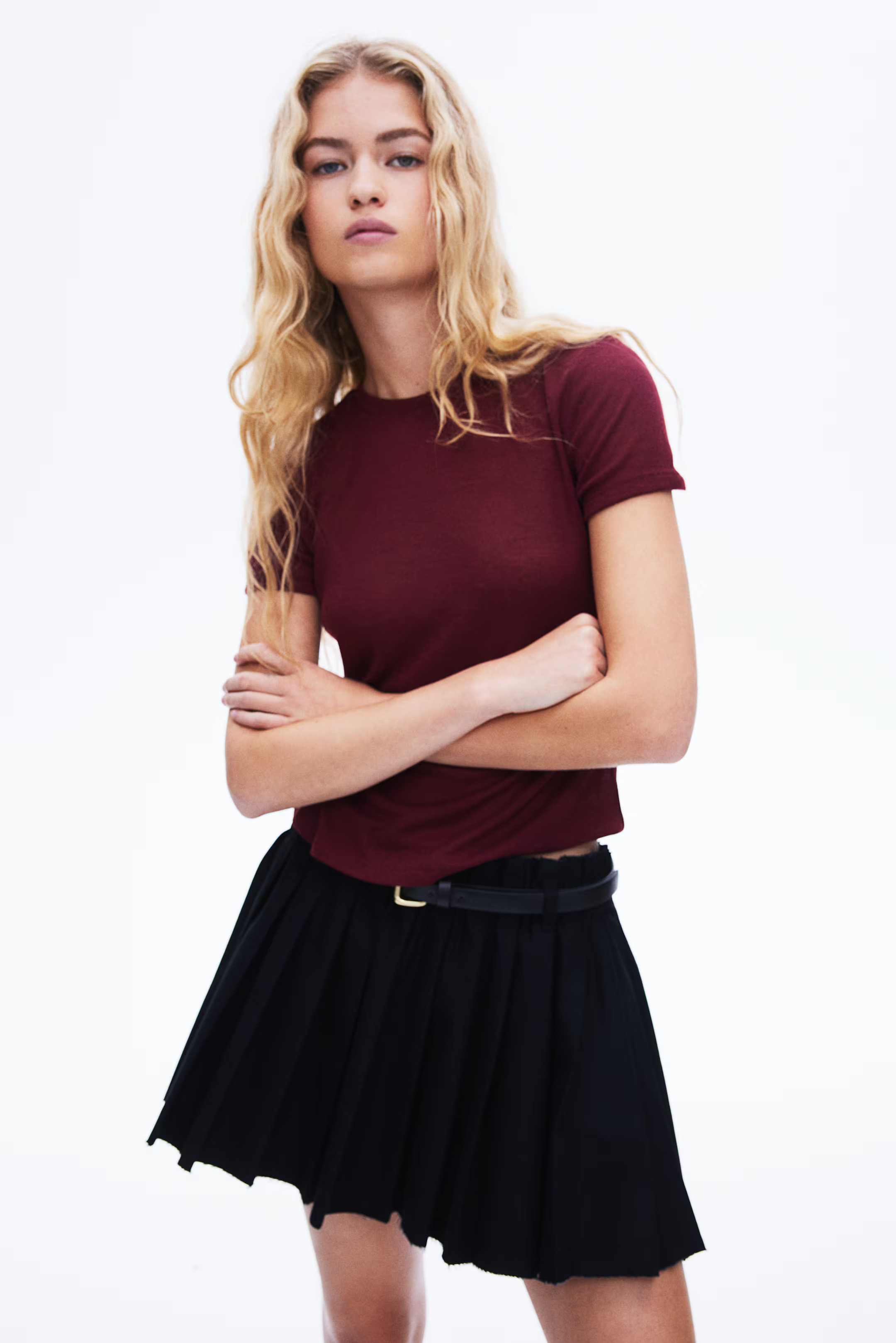 Fitted T-shirt - Round neck - Short sleeve - Burgundy - Ladies | H&M GB | H&M (UK, MY, IN, SG, PH, TW, HK)