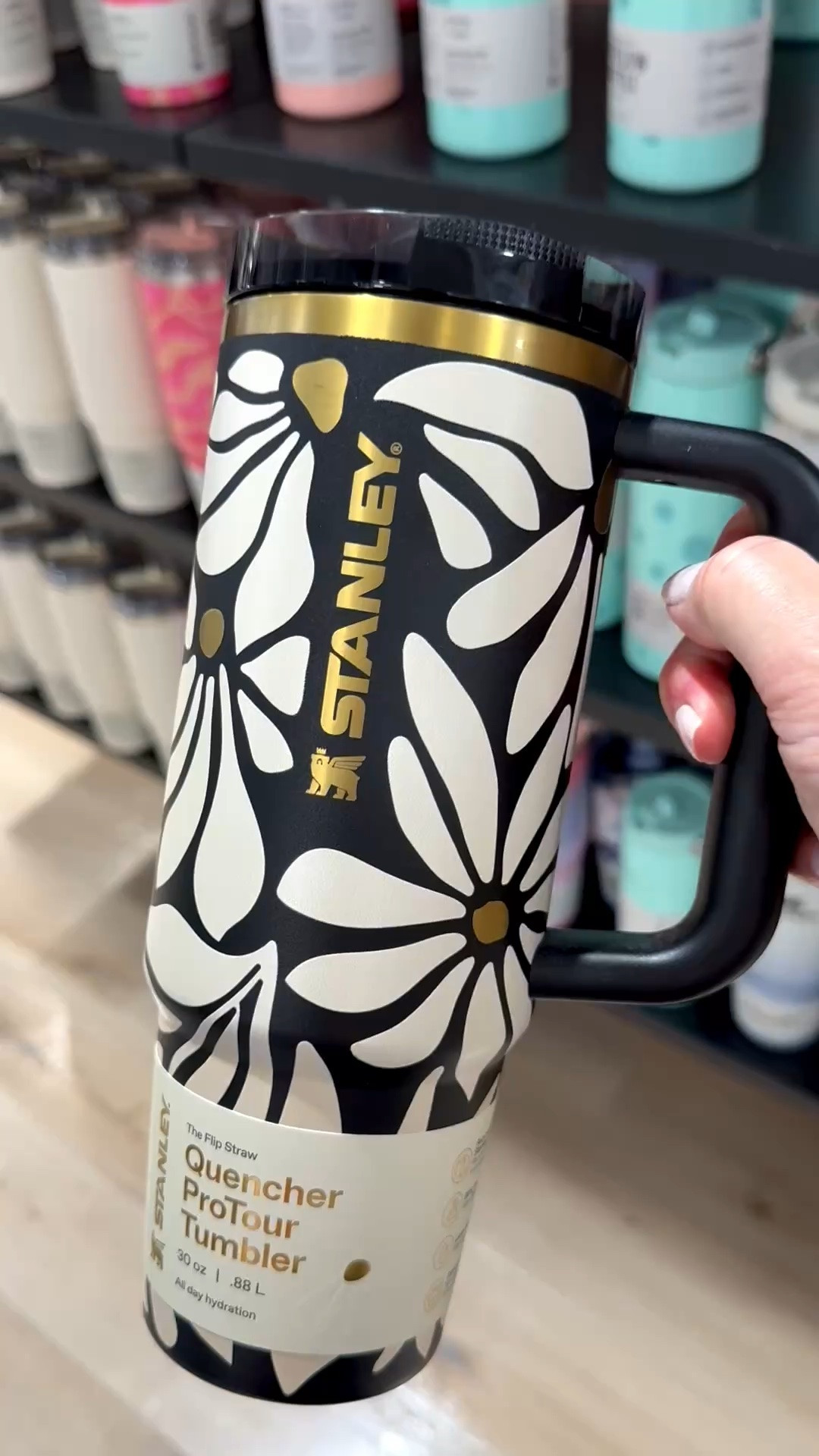 I love the modern feel of this Stanley! It’s speaks to my container-gardening heart. 🪴🌼

#stanley #wildblooms #stanleycup #travelmug #stanleyquencher #beachvacation #summervacation

#LTKTravel #LTKActive #LTKfitnessgoals