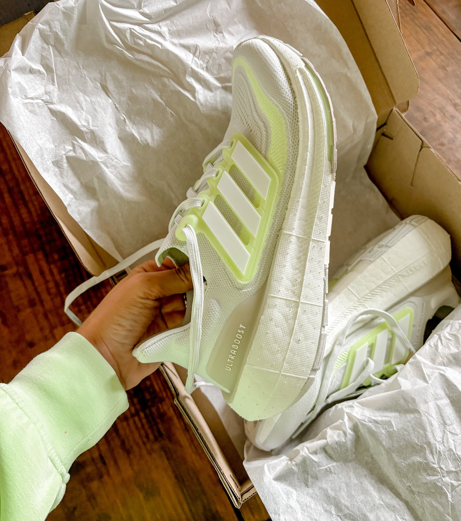 adidas gazelle silver green womens Adidas X Jeremy Scott Gorilla Sneaker Black 2012  Vintage TTS