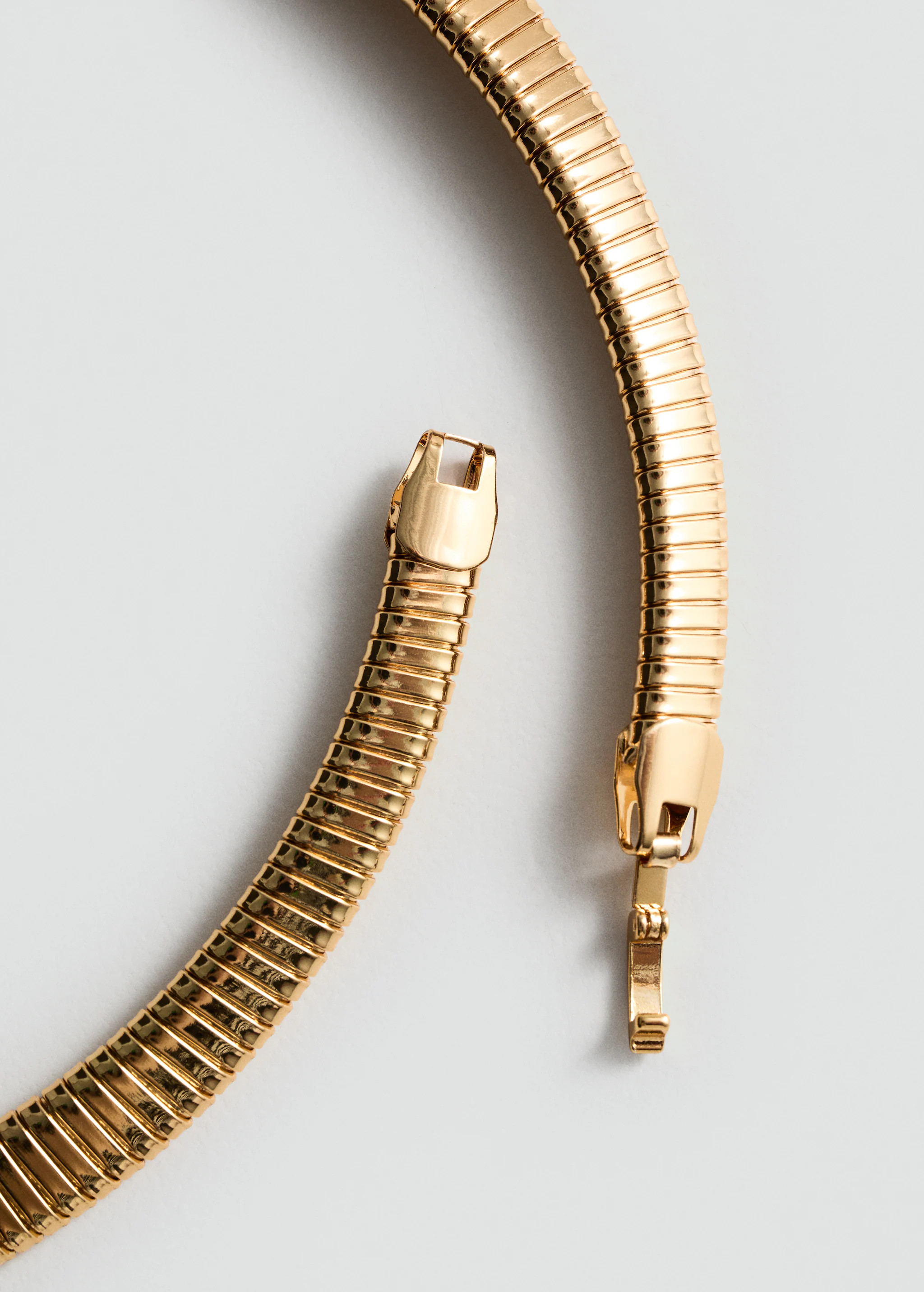 Rigid necklace - Women | MANGO United Kingdom | MANGO (UK)