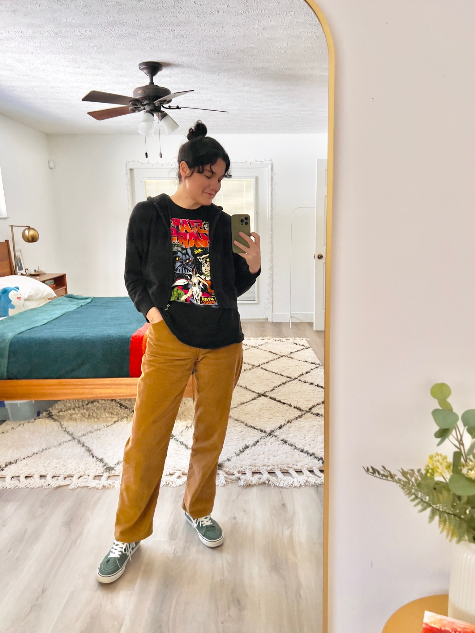 comfy casual ootd ❤️
brown corduroy pants | graphic tee | black cropped zip hoodie | green vans 