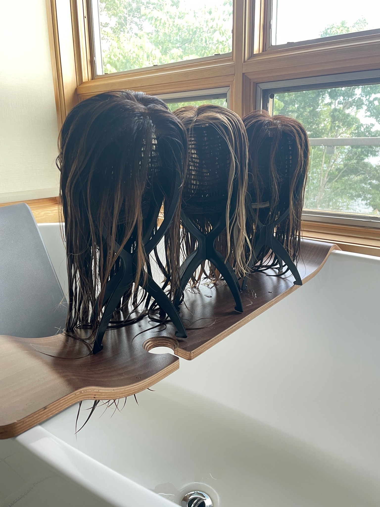 Wig hair routine made so much easier ✨
Keeping everything organized and ready to go with my must-haves: a wig stand for storage, gentle wig brushes that keep strands smooth without shedding, and a Velcro wig headband holder that keeps the wig secure.