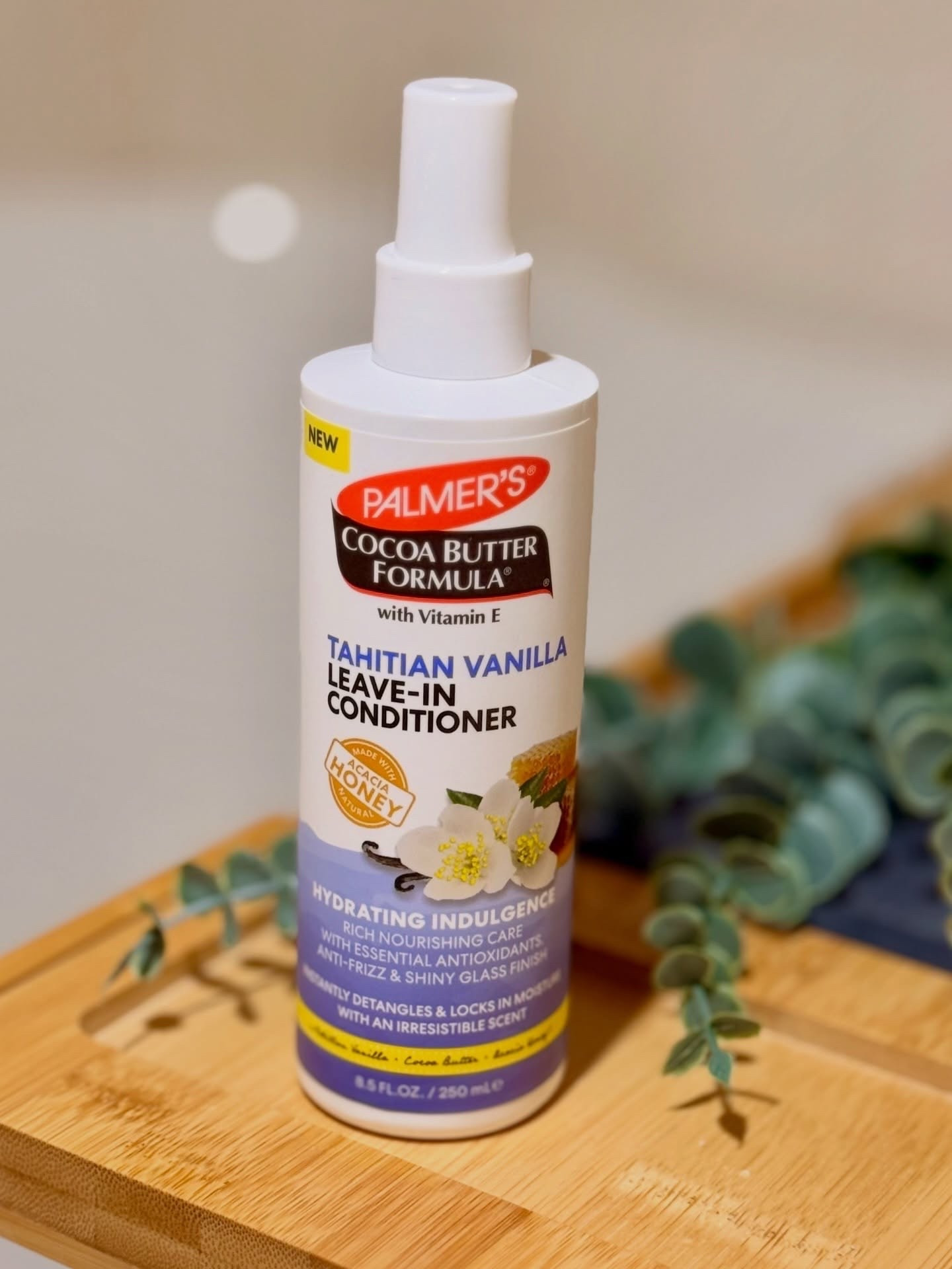 ✨ Soft, hydrated hair with the sweetest vanilla scent.. my quick go-to for smooth, frizz-free days. 
@influenster @palmers #complimentary #tahitianvanilla #signaturehairscent #influenster