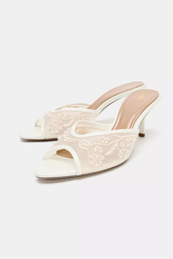 SANDALETTE MIT PERLENSTICKEREI UND MESH | Zara DE