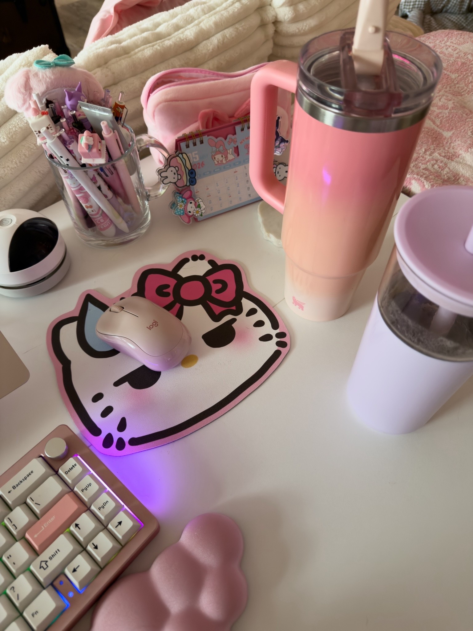 Desk setup 🌸💕✨

#LTKdayinmylife #LTKHome #LTKvlog