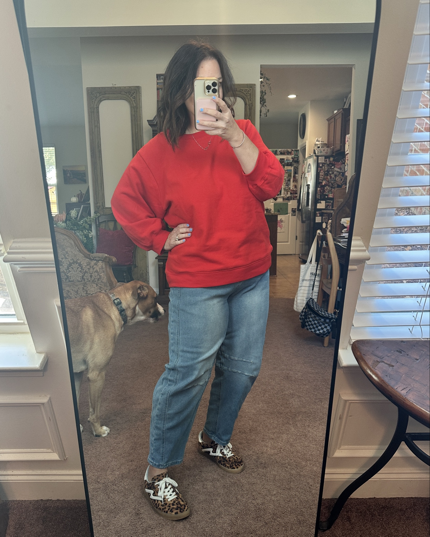 I love this $12 red Amazon sweatshirt! I sized up to an XXL for this fit. ❤️

#LTKOver40 #LTKMidsize #LTKSeasonal