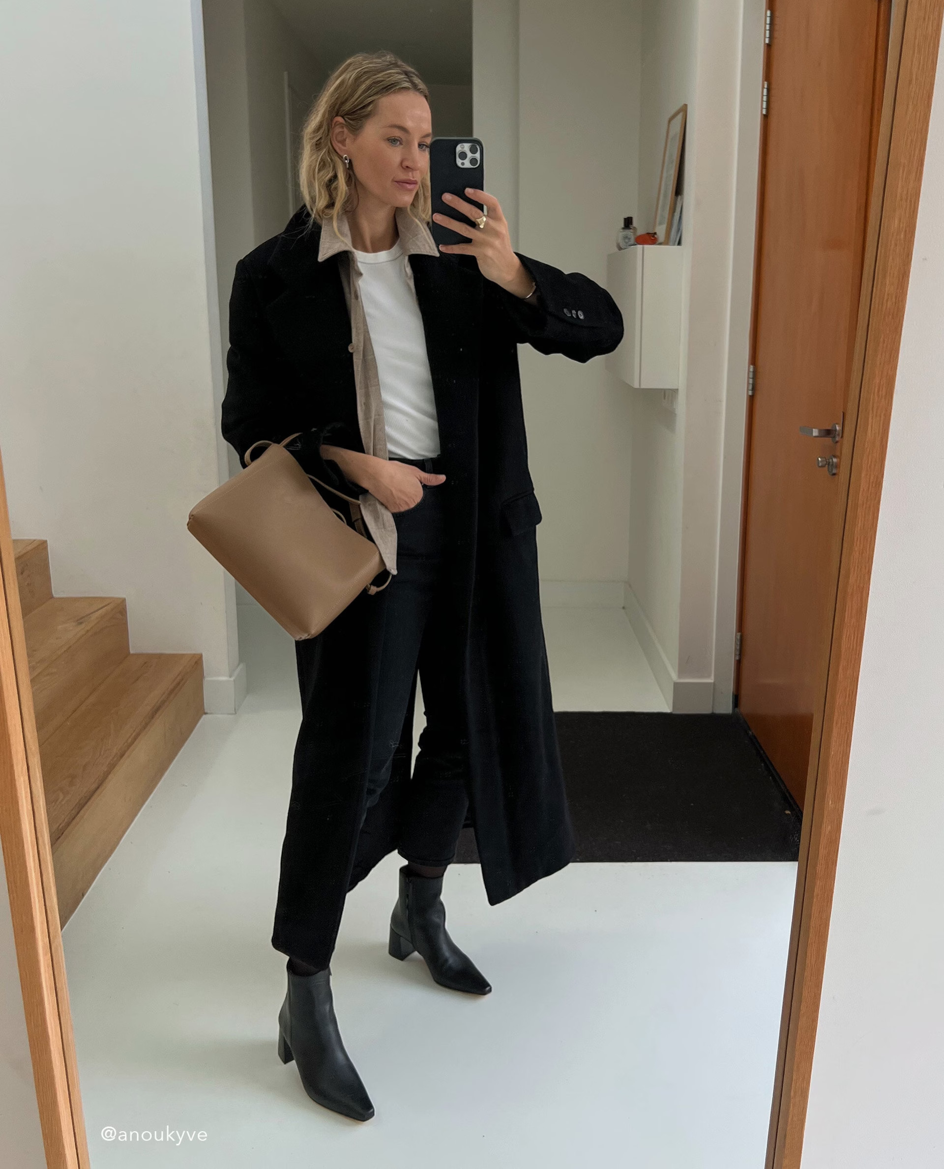 Hedda Midi Handbag Leather | Flattered