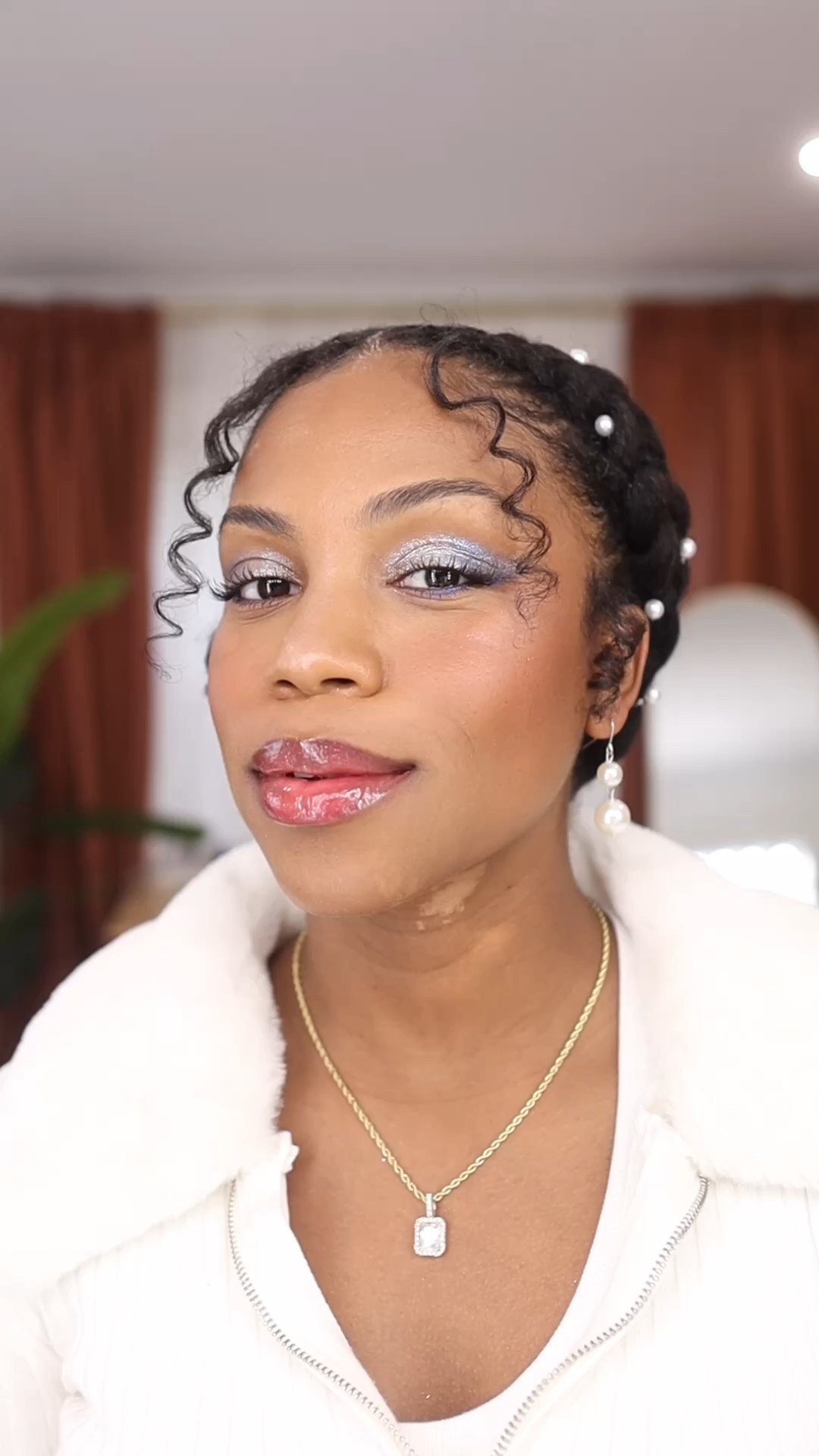 A lil NYE beat 🫶🏽 everything besides the eyeshadow palette and blush can be found below! 

#nyemakeup 

#LTKHoliday