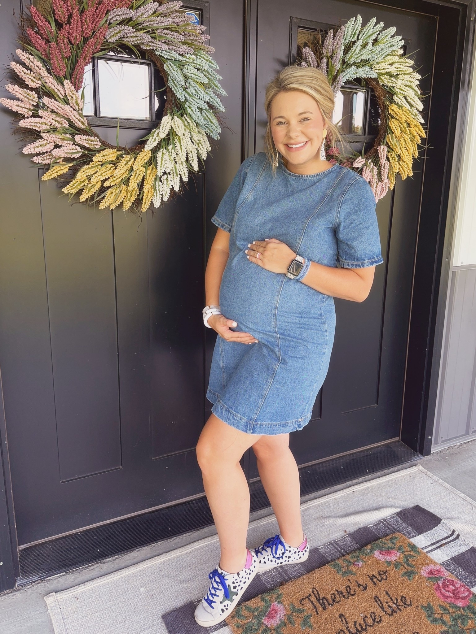 This dress is still available in the shade black wash at oldnavy! 40% off! 

#LTKFindsUnder50 #LTKSeasonal #LTKBump