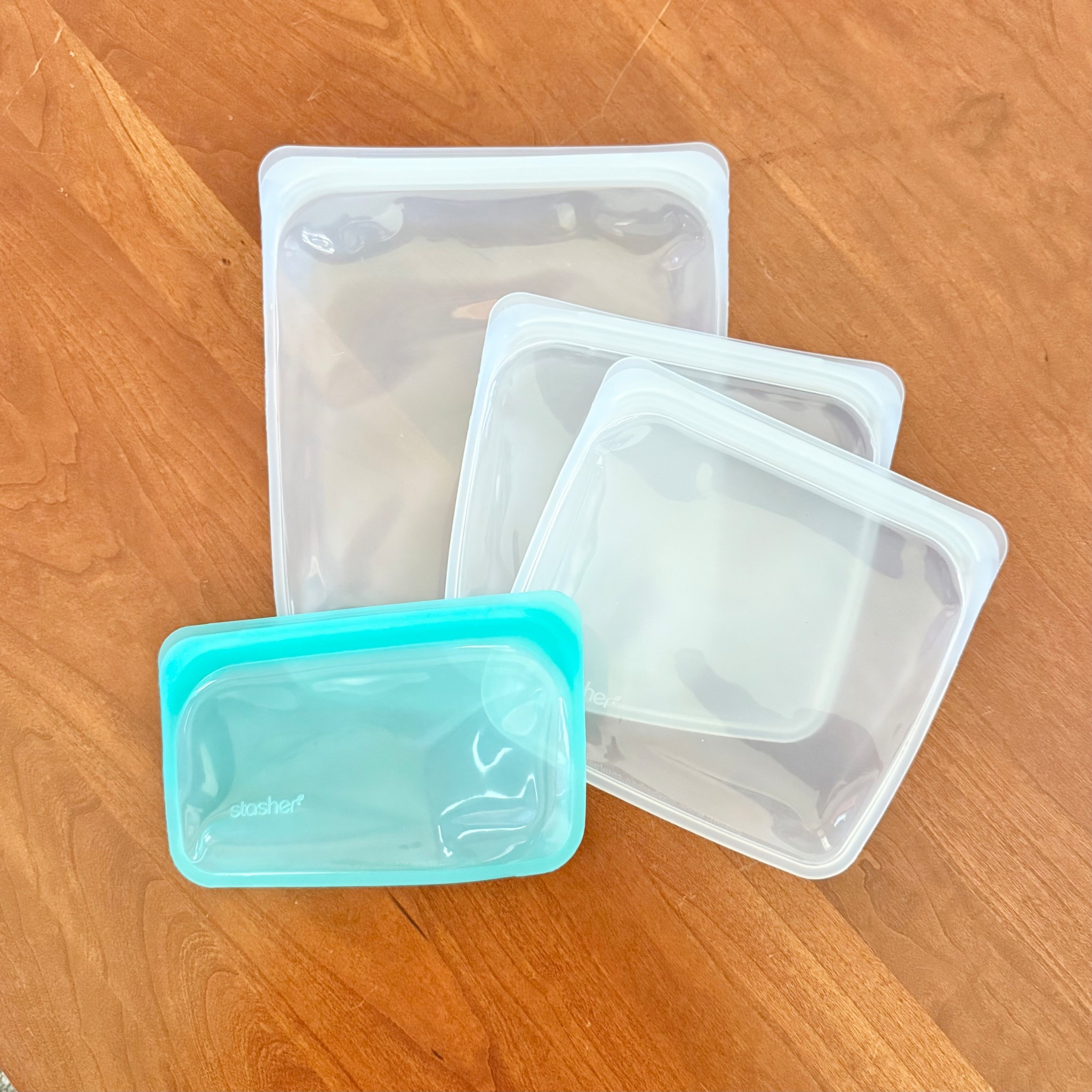 @stasherbag was one of the first and easiest swaps I made. I’m obsessed with @stasherbag and I use them for everything! I use them for food, in my purse to keep things organized. I even use them when traveling to keep my suitcase organized. @stasherbags is a purchase you won’t regret and you’ll be wondering why you didn’t make the switch earlier. 
 

Free returns + free shipping over $59


#stasherbag #reusable #nontoxicliving #happyearthweek 
#sarahnicole_shopaholic

#LTKSaleAlert #LTKHome