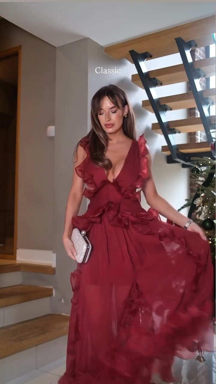 This is your sign to find that last minute party dress for New Years celebrations! 🥂 Heres some fave dresses I’ve styled for every vibe from @asos ❤️

Comment LINKS for the link to shop x