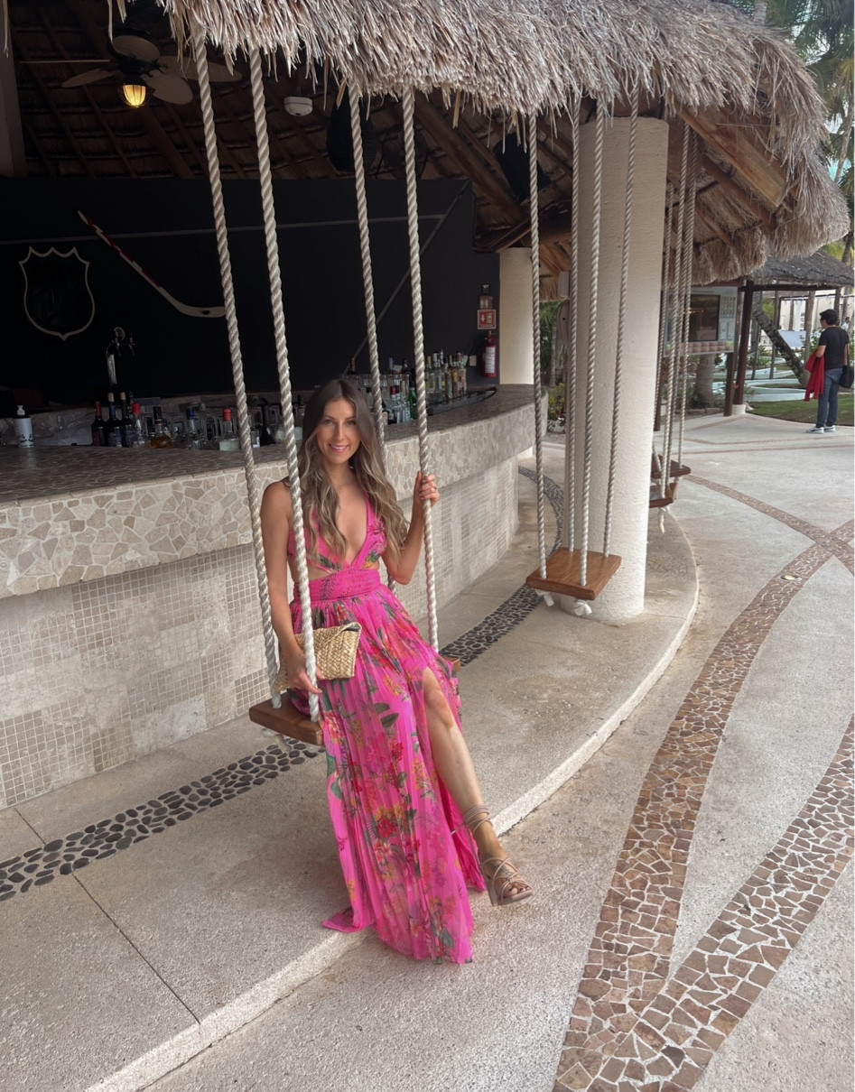 Beach wedding guest dress, pink wedding guest dress, king wedding guest dress, flowy wedding guest dress 

#LTKstyletip #LTKwedding #LTKFind