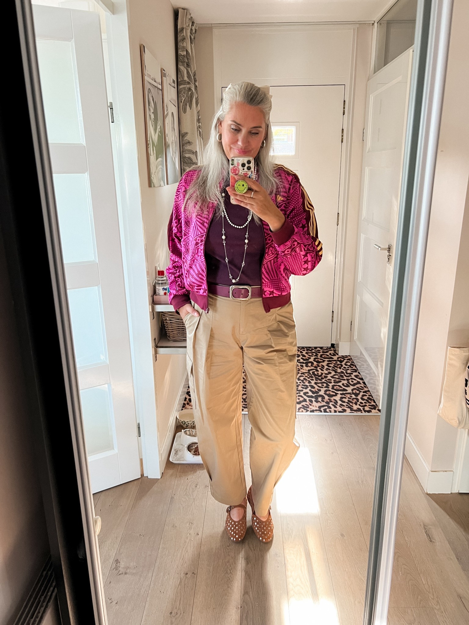 Ootd - Saturday. Wearing burgundy and pearls in support of Claude 🎶🎤🇪🇺. Top is last year’s G-maxx, Adidas x Farm Rio jacket, pearl necklaces, cargo trousers (Shoeby) and studded, brown Mary Jane ballerina flats. 



#LTKspring #LTKeurope #LTKnederlands