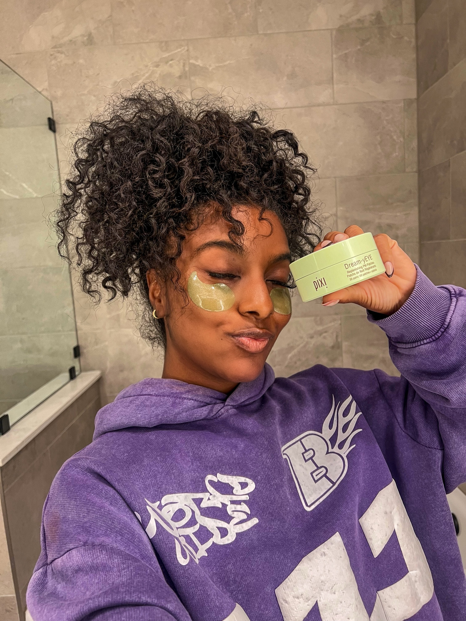  #ad Do you wear eye patches overnight? Because these @PixiBeauty PM patches are soo good! 😍 They hydrate, soothe, de-puff... literally feels like I have a new set of under eyes every morning LOL! @Target #PixiBeauty #PixiOnTheGlow #PixiSuperGlow #TargetPartner #Target