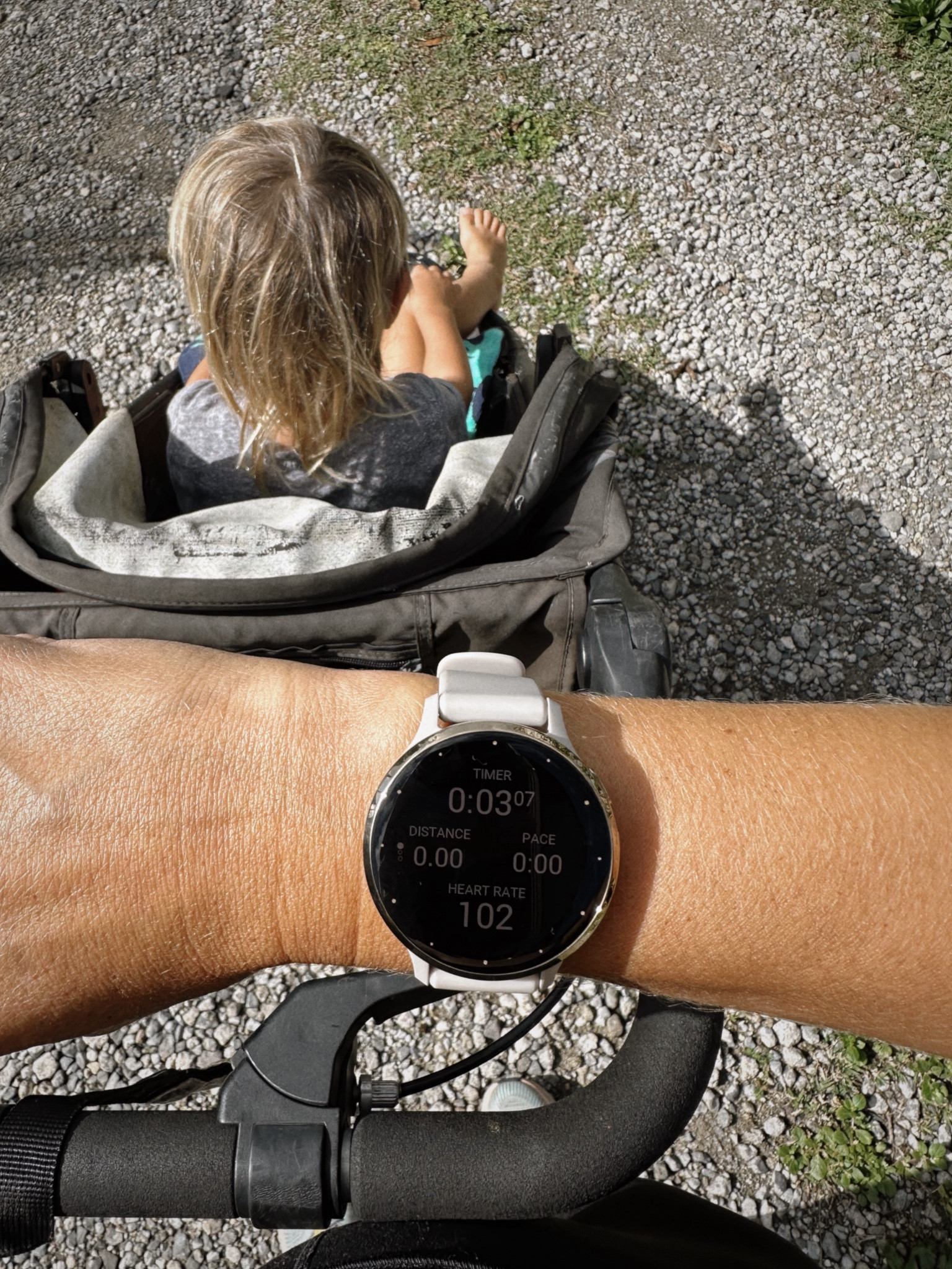 The watch you all need! Lasts 14days without charging!!!! and tracks everything wellness I need! Ahhh I love my garmin!! #garmin