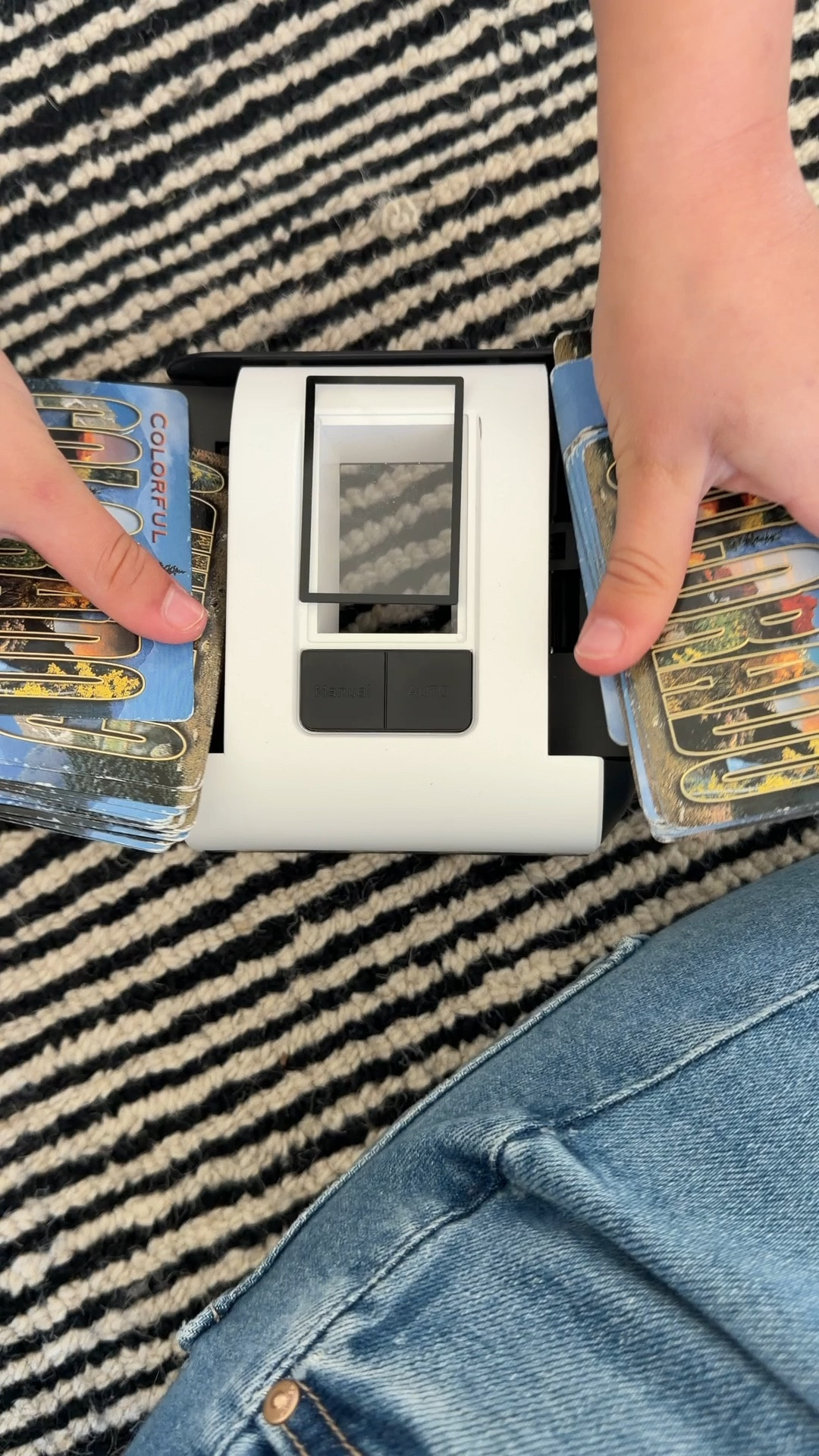 Automatic card shuffler 