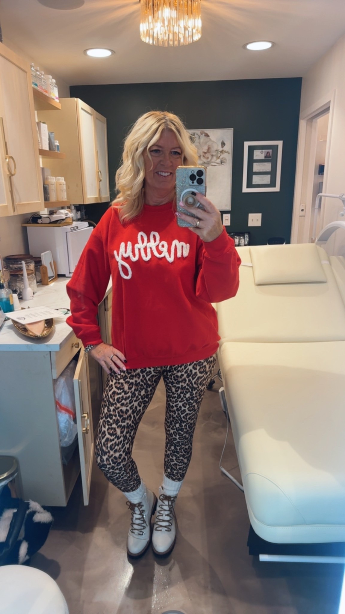 Always looking for comfy & cute! ❤️ Aerie crossover leggings and loving this Merry sweatshirt. 



#LTKActive #LTKHoliday #LTKSaleAlert