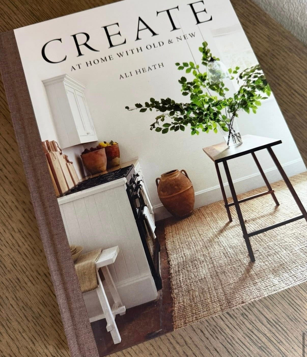 📖 Finally a new deal on one of my favorite home decor books

I love this for styling around the house — perfect on an entry table, coffee table, or layered into shelves 🤎

see this one + more deals I’m loving today

#LTKHome #LTKSaleAlert #LTKdayinmylife