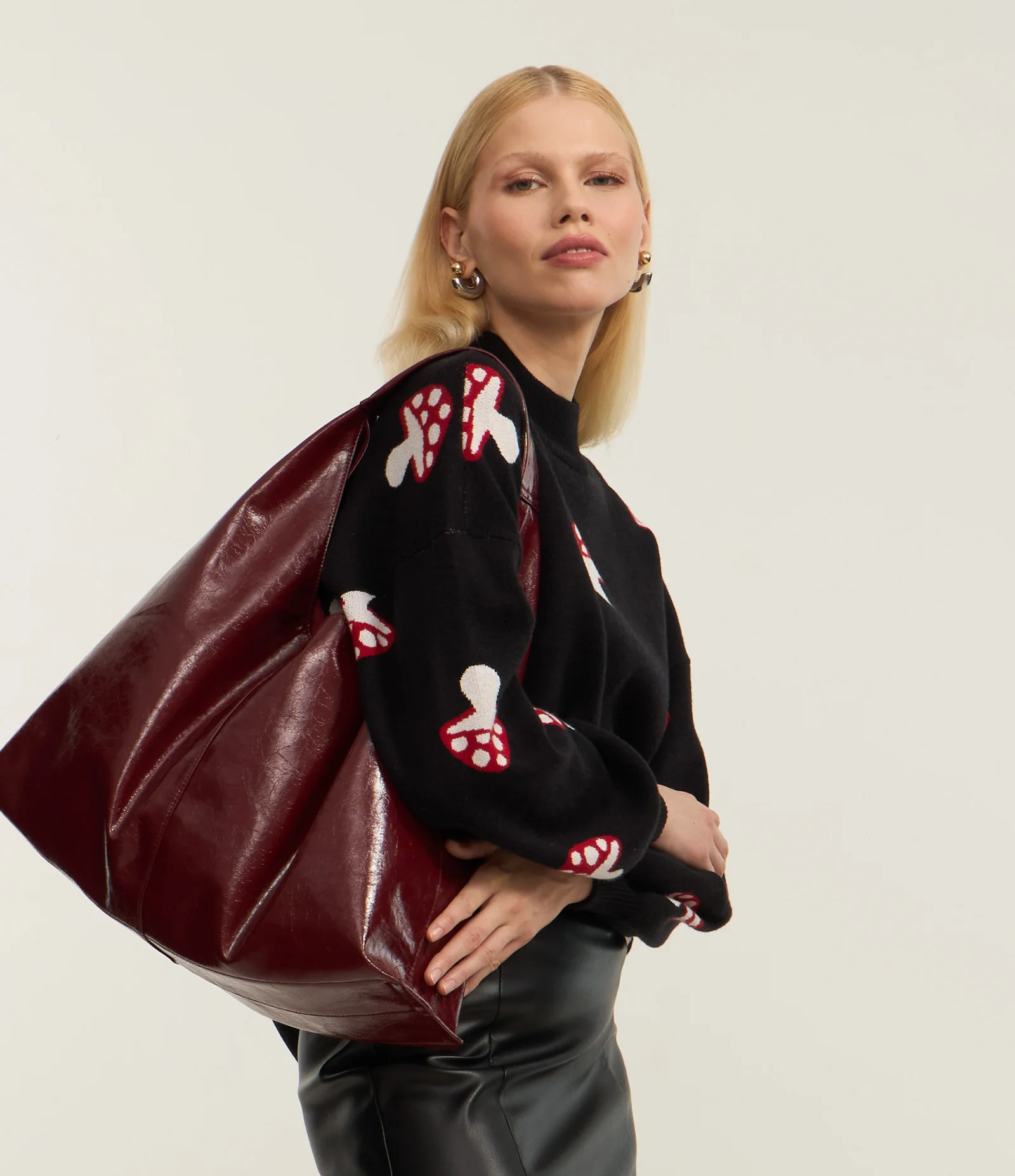 Blusão em Jacquard com Estampa Cogumelos Preto - Lojas Renner | Renner (BR)