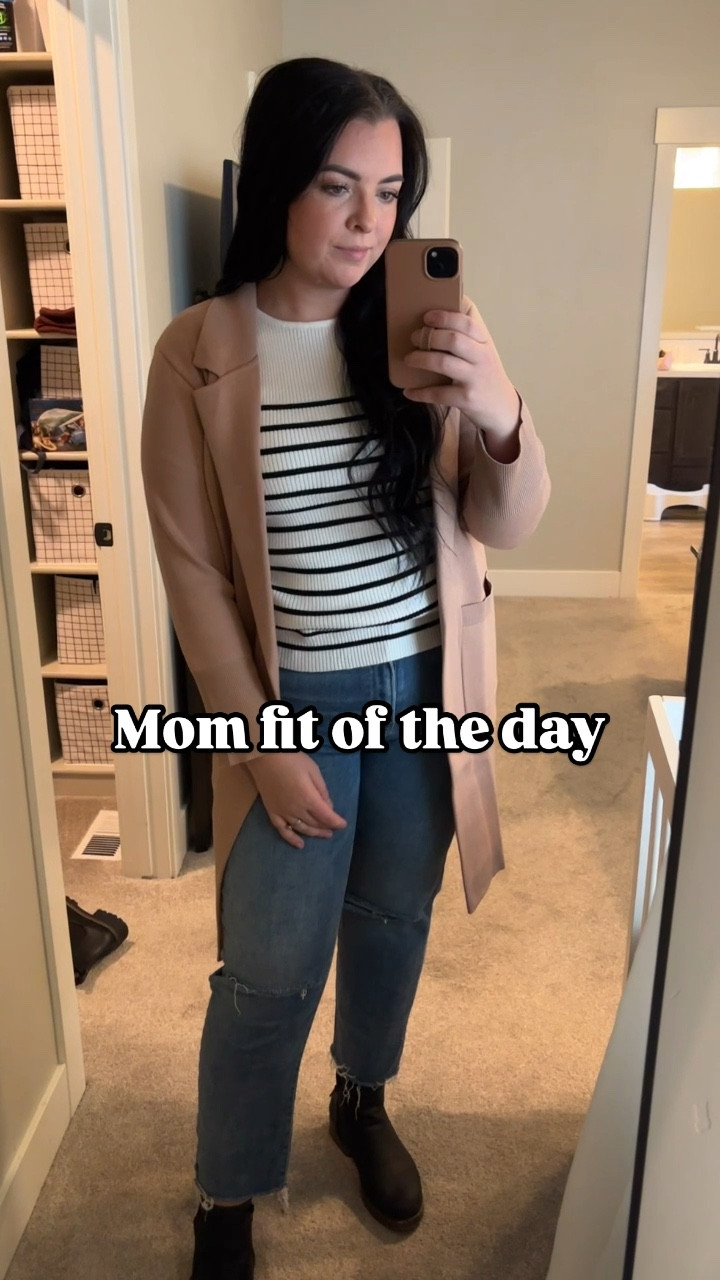 Mom fit of the day

#LTKFindsUnder50 #LTKSaleAlert #LTKMidsize