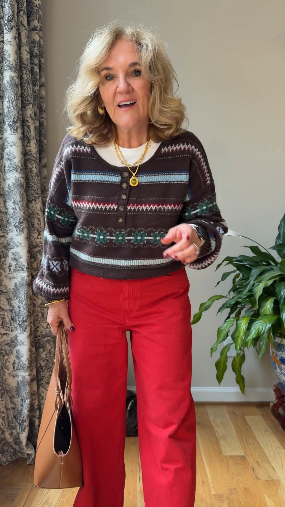 20% off Abercrombie through my links here and code AFLTK
Jeans 29 short 
Sweater medium 
Long sleeve tee medium 
Boots i size up a half for more comfort in my toes