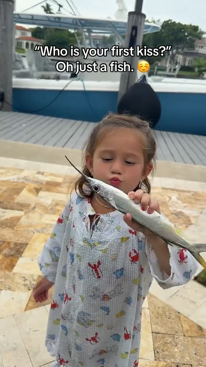 🎣