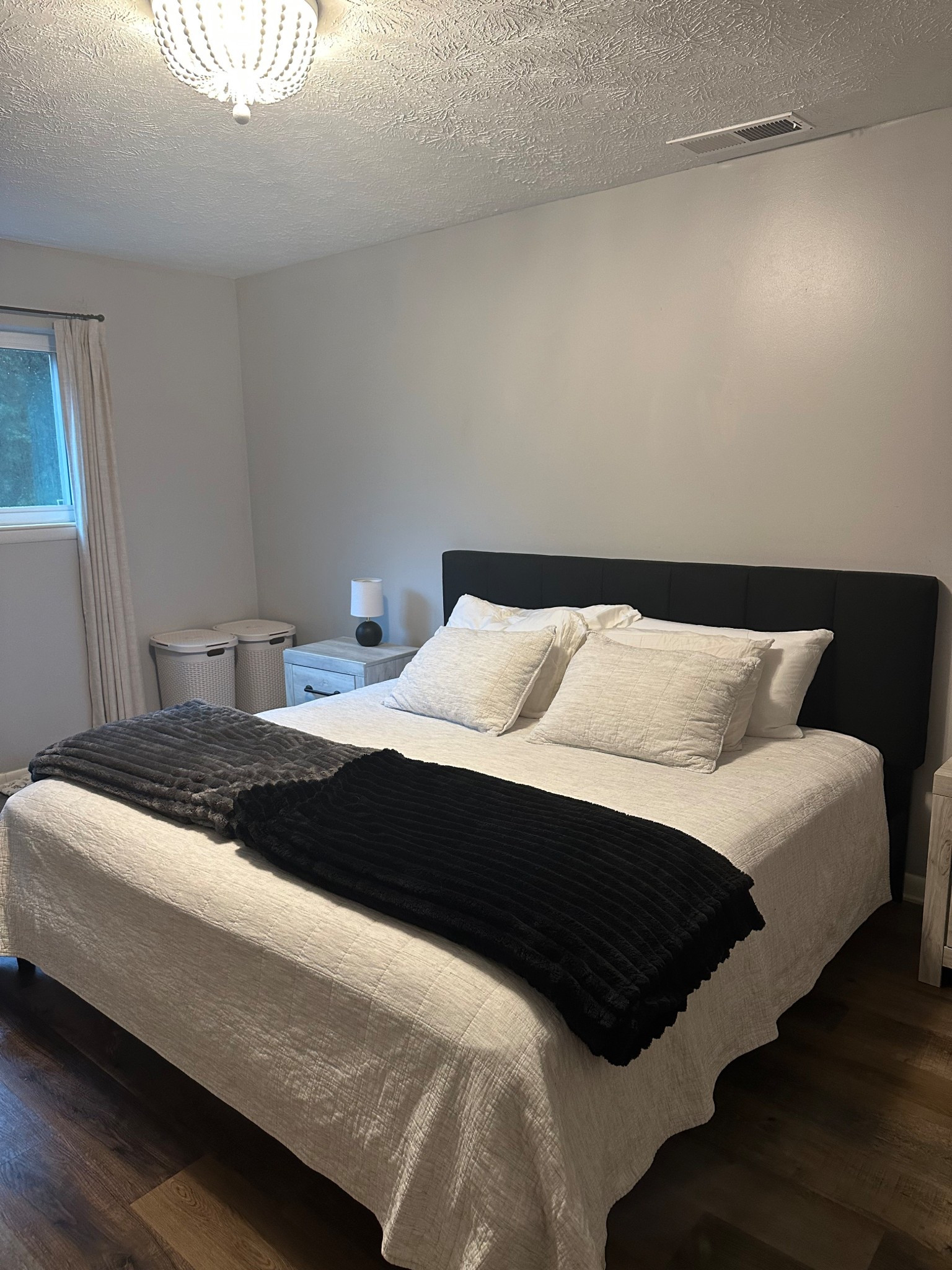 our bedroom is finally starting to feel complete 🥰

#LTKSaleAlert #LTKHome #LTKFindsUnder100