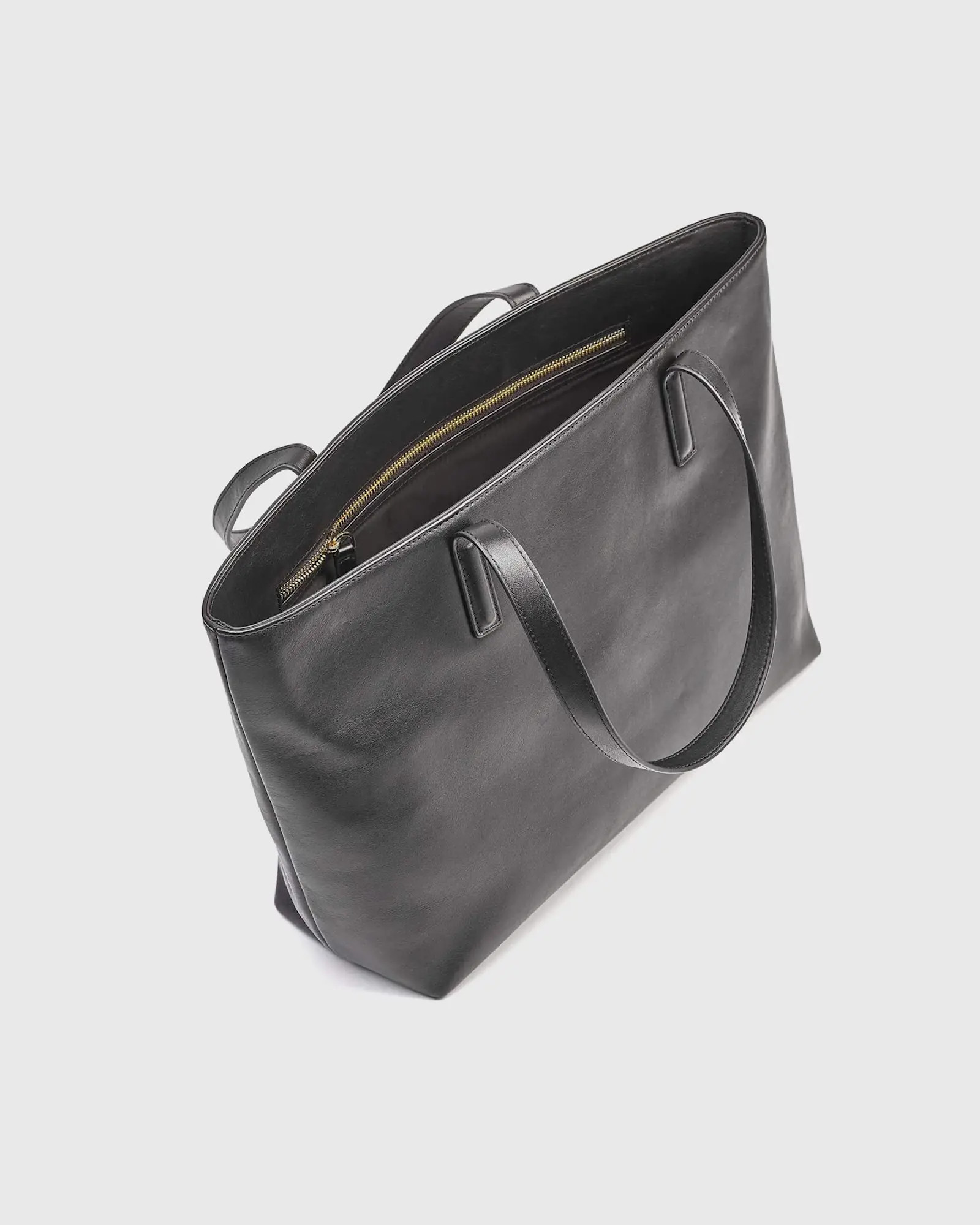 Classic Italian Leather Tote in Black | Quince