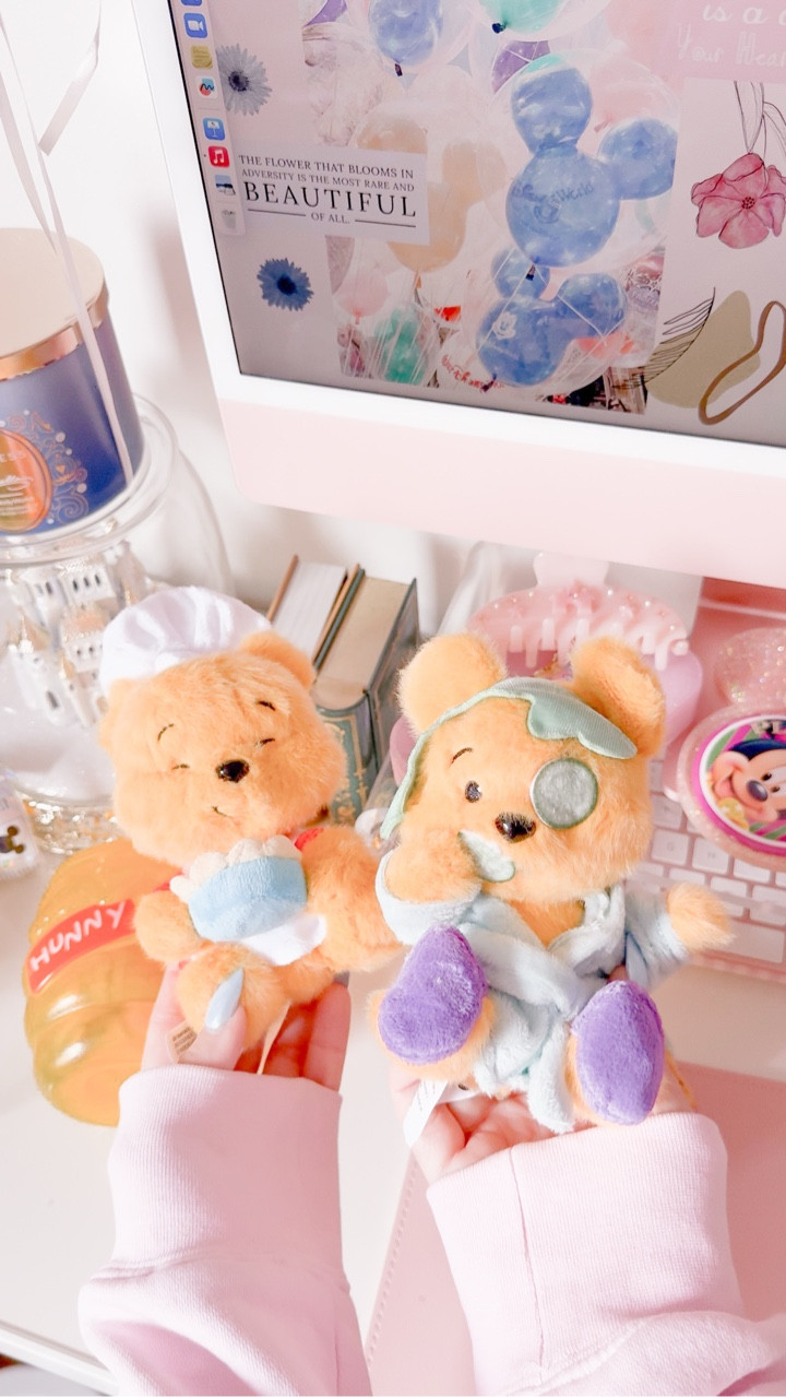 the cutest little winnie the pooh mystery boxes that popped up on the @disneystore website for less than $10?! so happy i got a spa day pooh✨ which one is your fave?
.
.
.
#disney #winniethepooh #disneystyle #disneystore