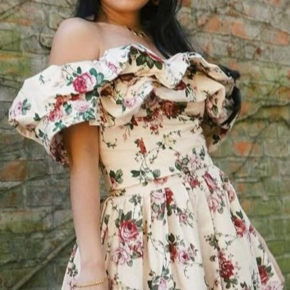 NEW Antonio Melani The Style Bungalow Floral Off-Shoulder crop blouse top | Poshmark