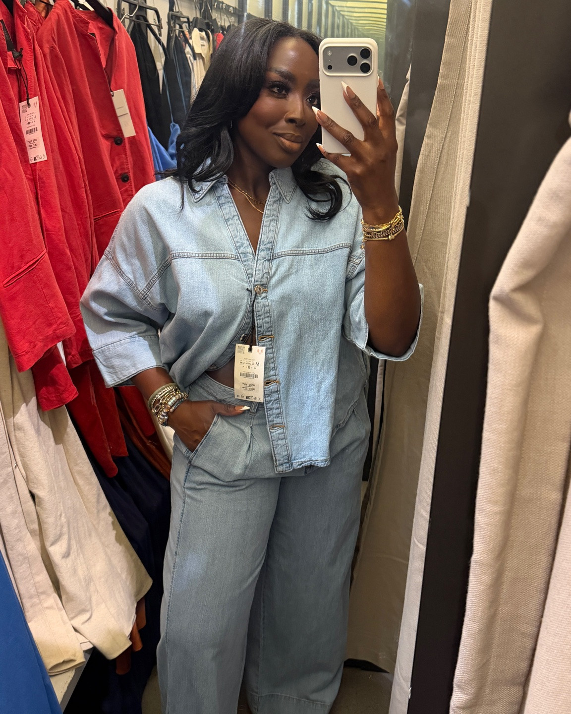 Wearing a medium in this top and 10 in the bottoms from ZARA.