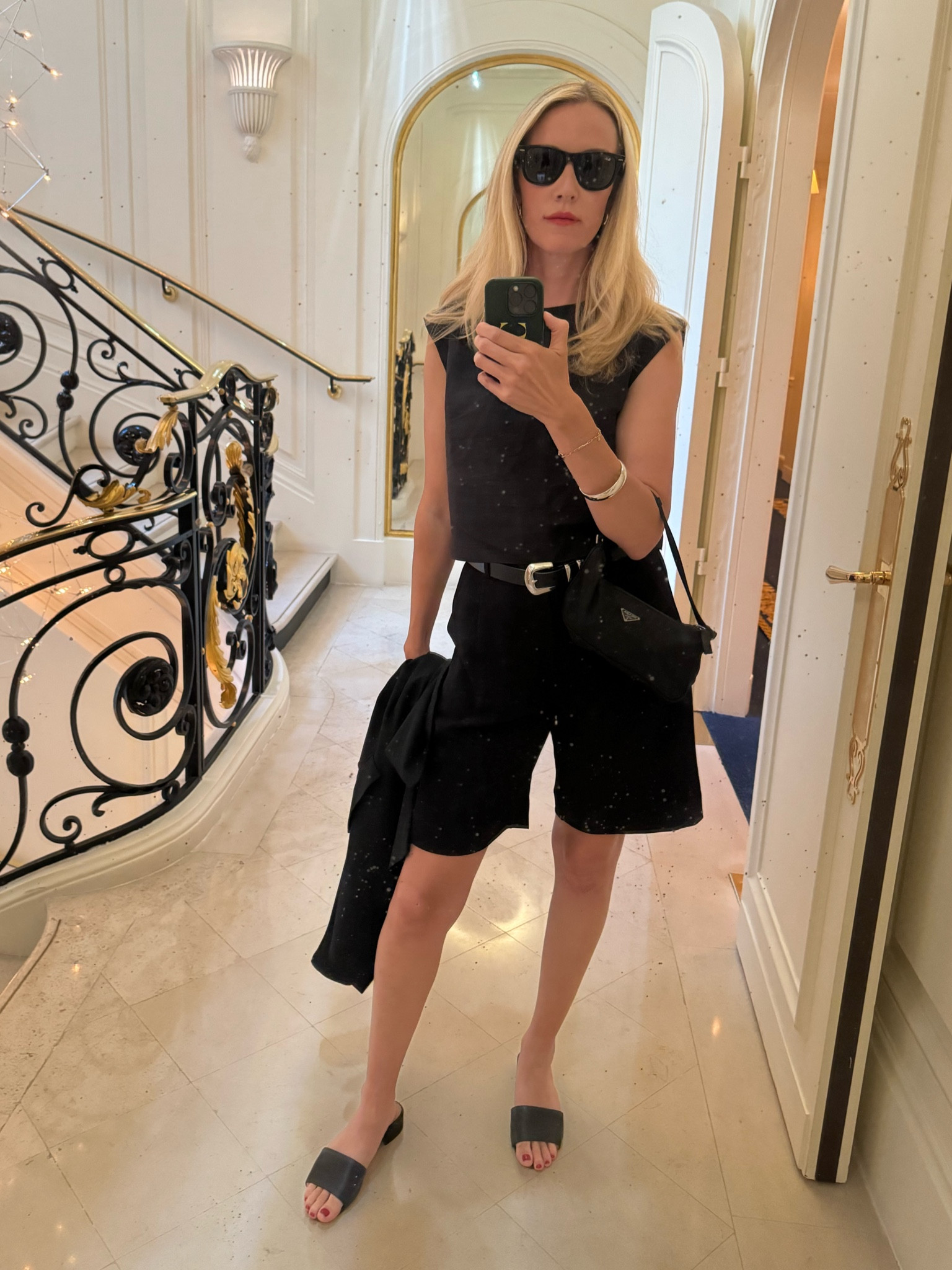 Paris in noir 

#LTKStyleTip #LTKFindsUnder100 #LTKTravel