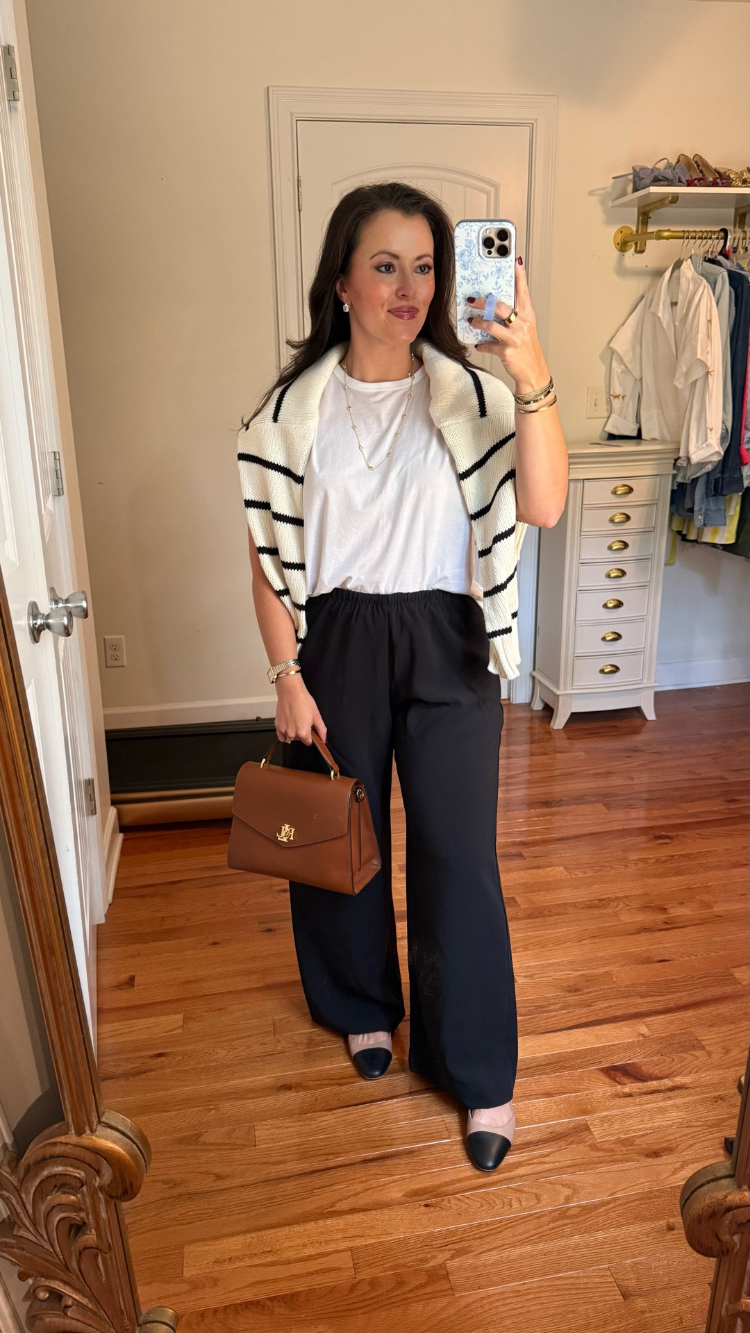 The best pants for work wear, casual, travel and everyday! The newest timeless staple in your closet 🖤

Wearing a petite medium

Gap wide leg pants - travel outfit - work outfit - casual fall outfit - timeless style 

#LTKSaleAlert #LTKPetite #LTKWorkwear