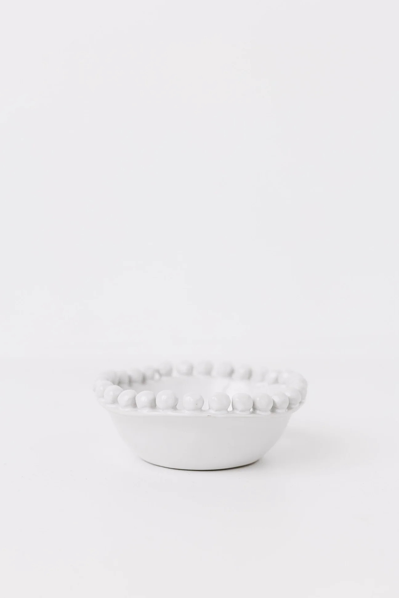 Blanche Dotted Edge Bowl | THELIFESTYLEDCO | THELIFESTYLEDCO
