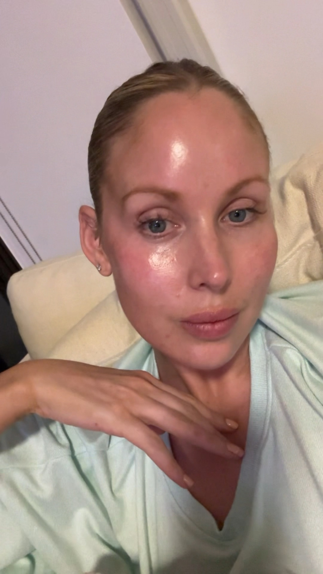 The results always speak for themselves when it comes to Rationale. Below is what I’ve used in my current nighttime routine, but if you’re just starting out, I’d suggest beginning with #5 The Milk Concentrate. It’s a gentler option than #5 The Serum, which can be a little too active for some skin types. My all-time favourite? #6 The Night Crème. It’s hands-down the best night cream I’ve ever used.

Here’s the four-step routine I follow:
	1.	#4 The Pre Cleanse Balm
	2.	#4 The Cleanser
	3.	#5 Serum or Concentrate
	4.	#6 The Night Crème

Four simple, powerful steps for beautiful evening skin 

#LTKbeauty #LTKaustralia