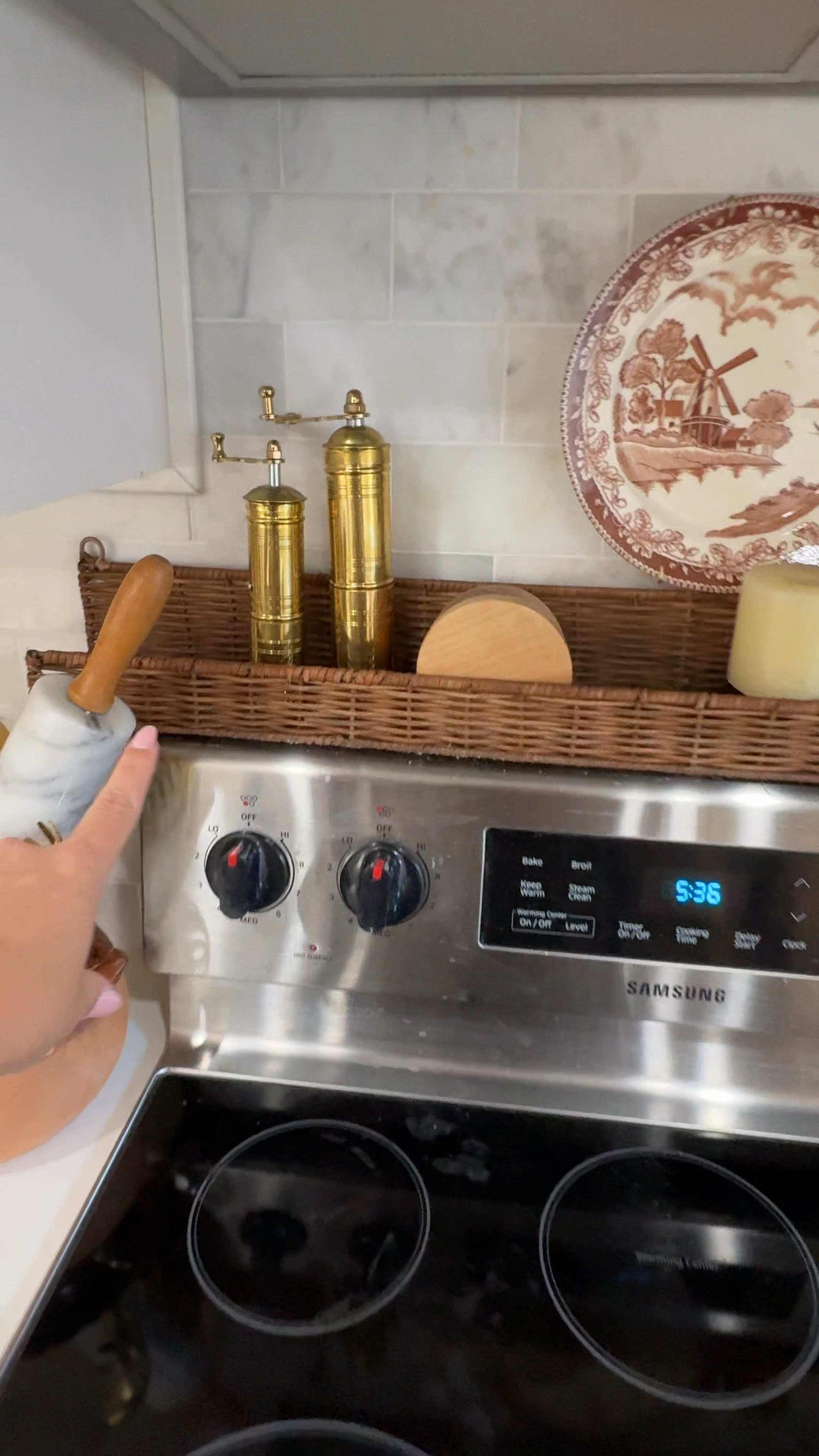 Woven kitchen floating shelves back in stock! 

#LTKHome #LTKFindsUnder100 #LTKSaleAlert