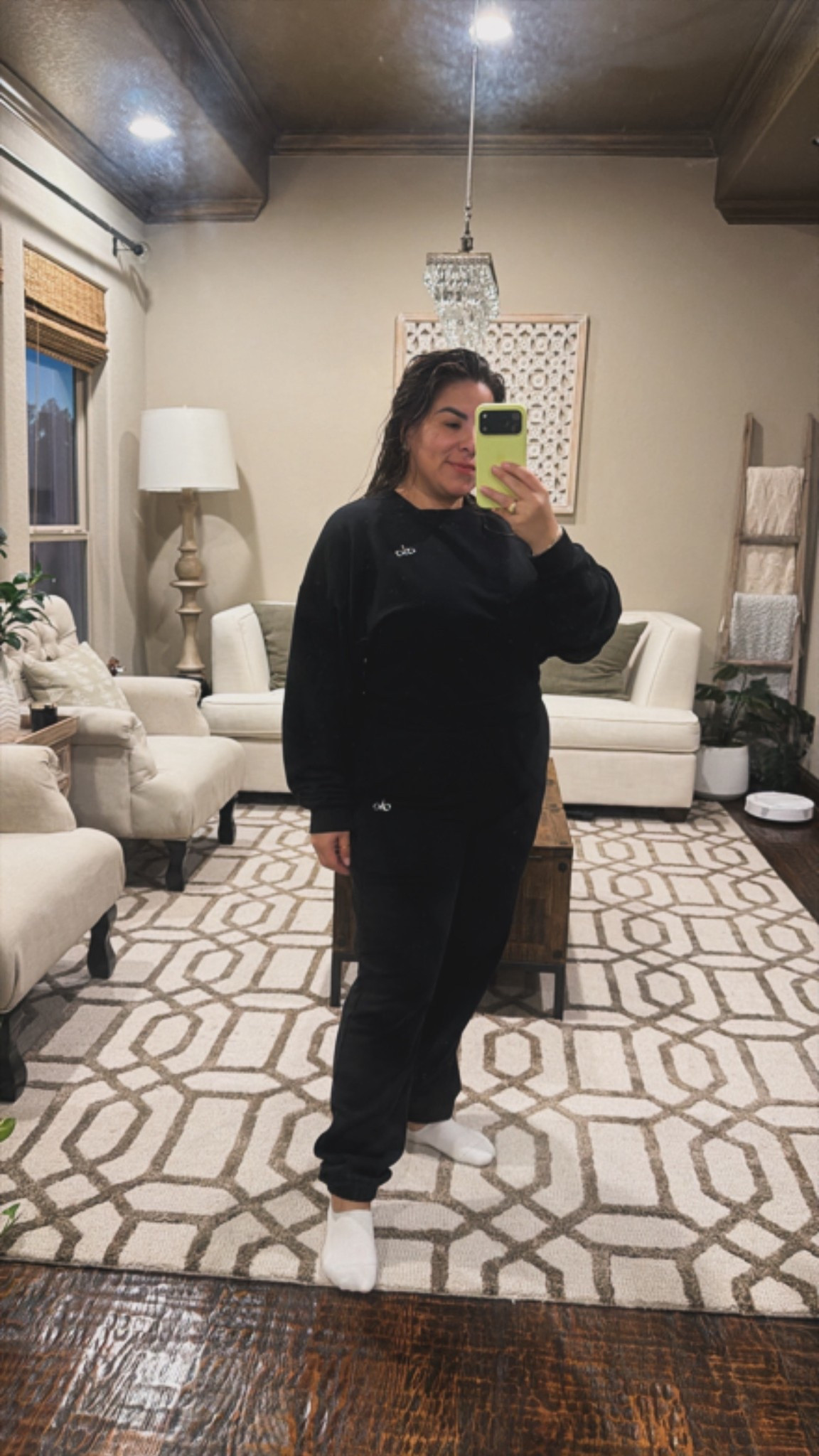 ALO SALE! 30% off! This set is really oversized. So size down. It will still be baggy 🖤

#LTKActive #LTKCyberWeek #LTKGiftGuide