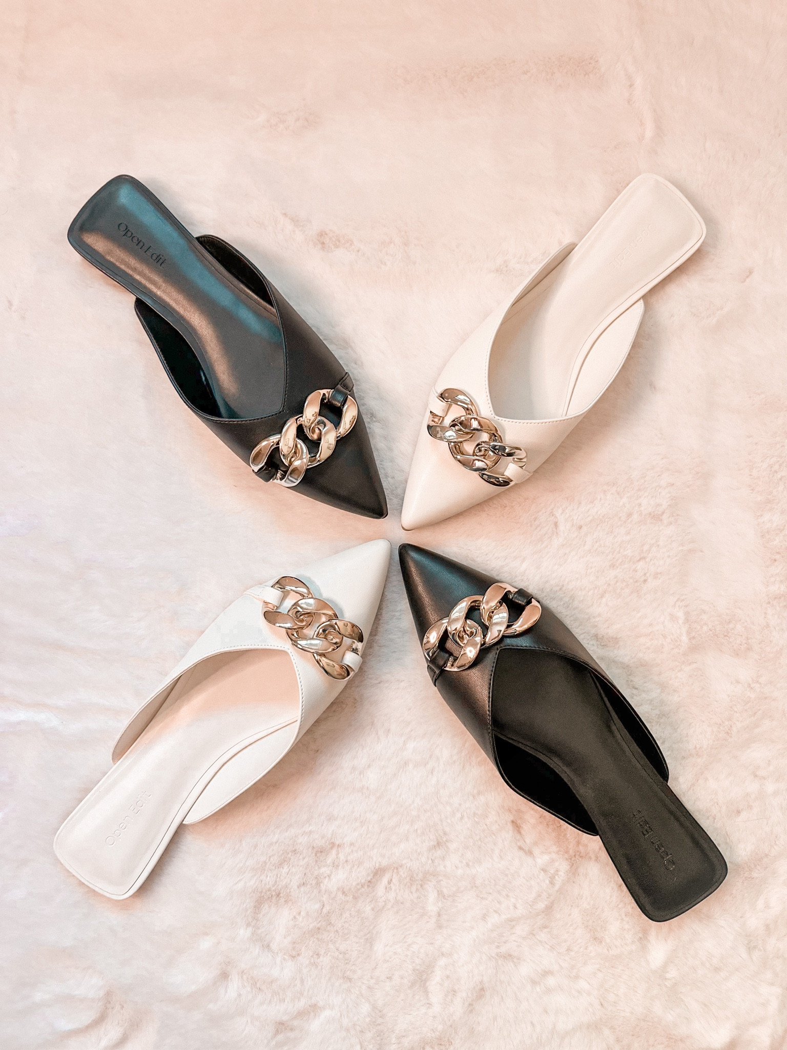 The Nordstrom Anniversary Sale has the cutest mules. I love the chain link and pointed toe details. I got the black & white, but comes in additional colors! Sale ends August 6th! 

Follow @jenniferxherron for more inspiration ✨

#LTKxNSale #LTKshoecrush #LTKFind